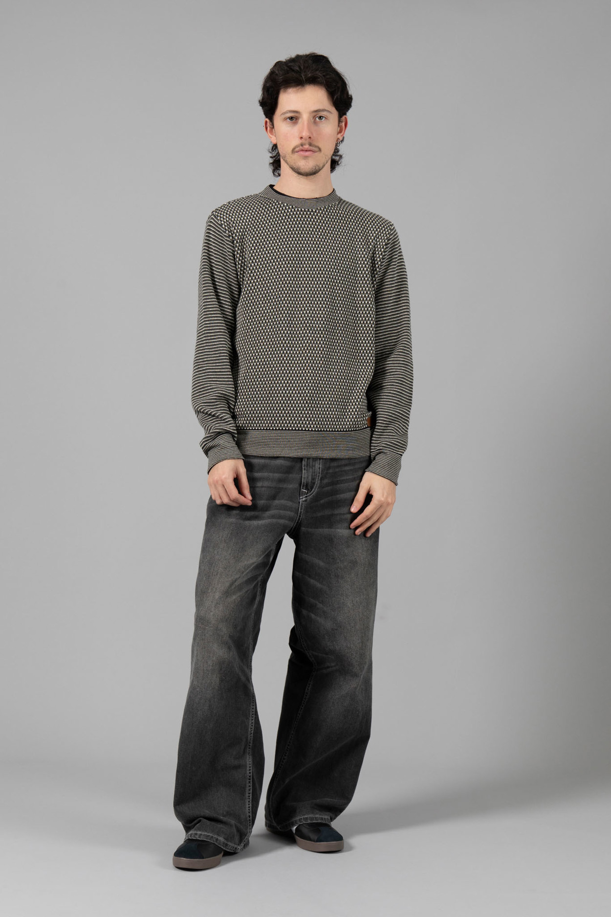 Tienda especializada en las mejores marcas de Ropa Ética, Sostenible y de algodón orgánico en Granada y Jaén. SKFK, Skunkfunk, PAN Producto Básico, Ecoalf