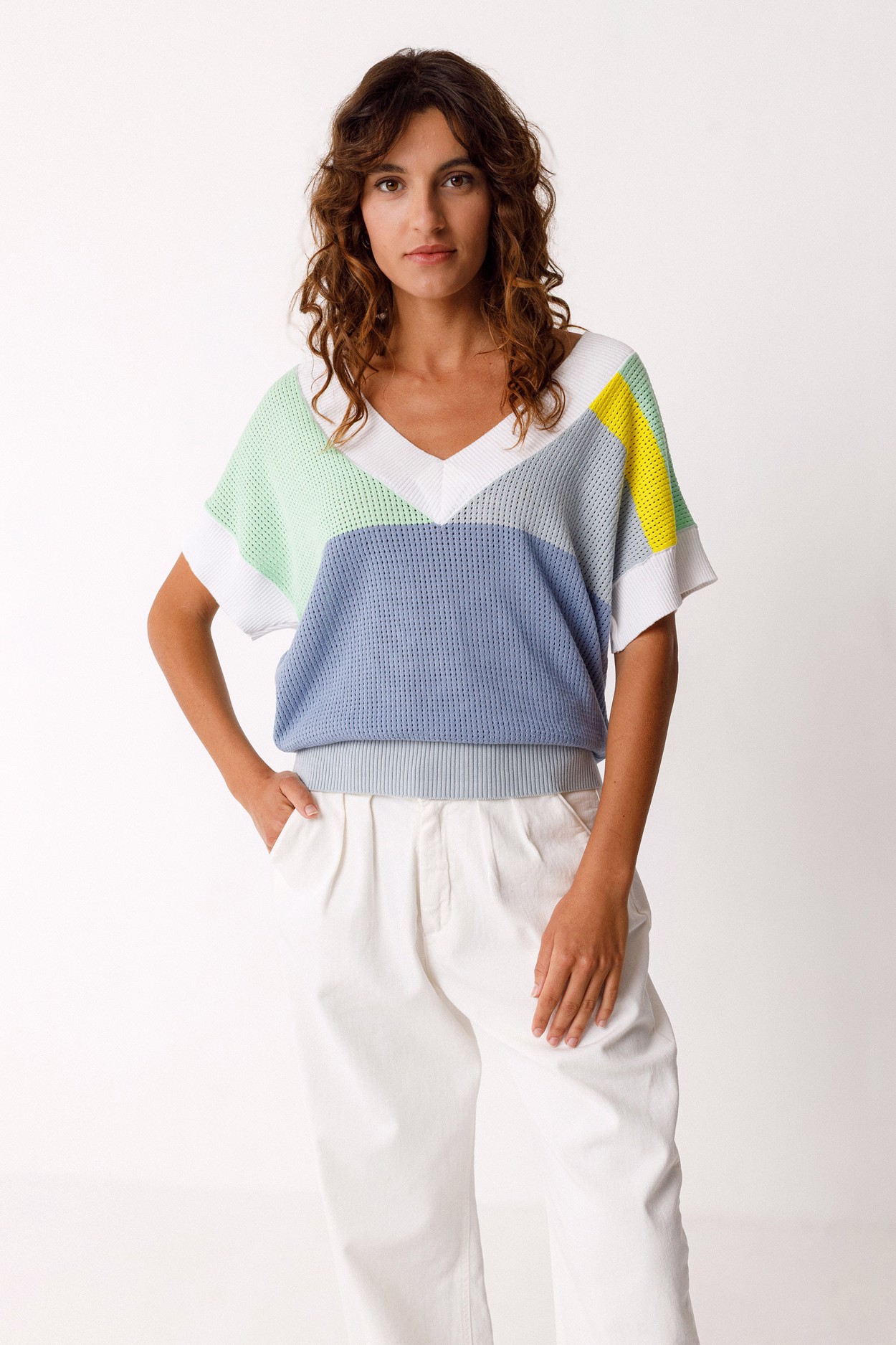 Tienda especializada en las mejores marcas de Ropa Ética, Sostenible y de algodón orgánico en Granada y Jaén. SKFK, Skunkfunk, PAN Producto Básico, Ecoalf