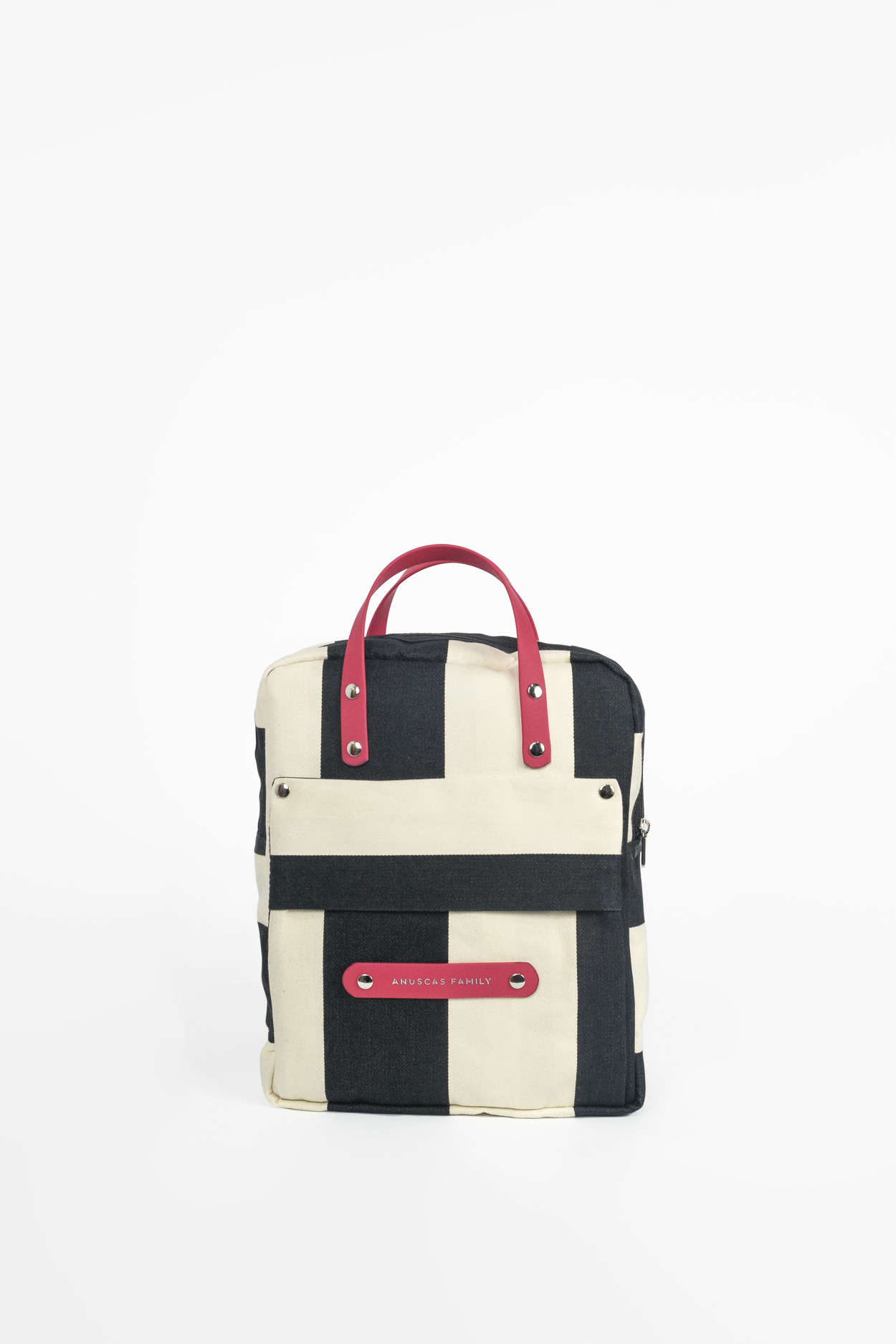 Tienda especializada en las mejores marcas de Ropa Ética, Sostenible y de algodón orgánico en Granada y Jaén. SKFK, Skunkfunk, PAN Producto Básico MOCHILA CITY LITTLE