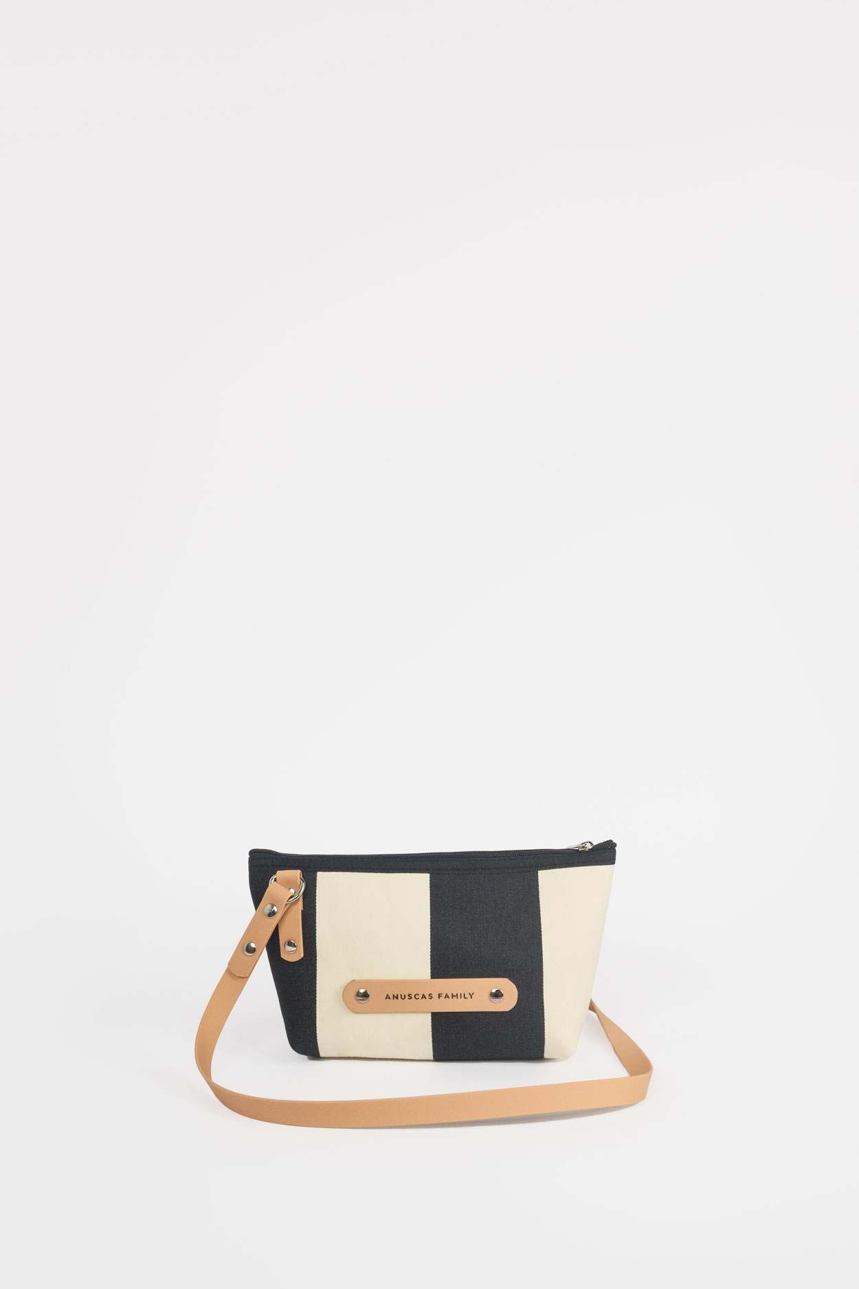 Tienda especializada en las mejores marcas de Ropa Ética, Sostenible y de algodón orgánico en Granada y Jaén. SKFK, Skunkfunk, PAN Producto Básico BOLSO LITTLE NEW