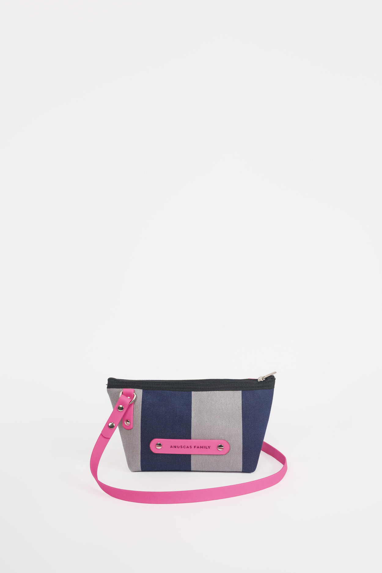 Tienda especializada en las mejores marcas de Ropa Ética, Sostenible y de algodón orgánico en Granada y Jaén. SKFK, Skunkfunk, PAN Producto Básico BOLSO LITTLE NEW