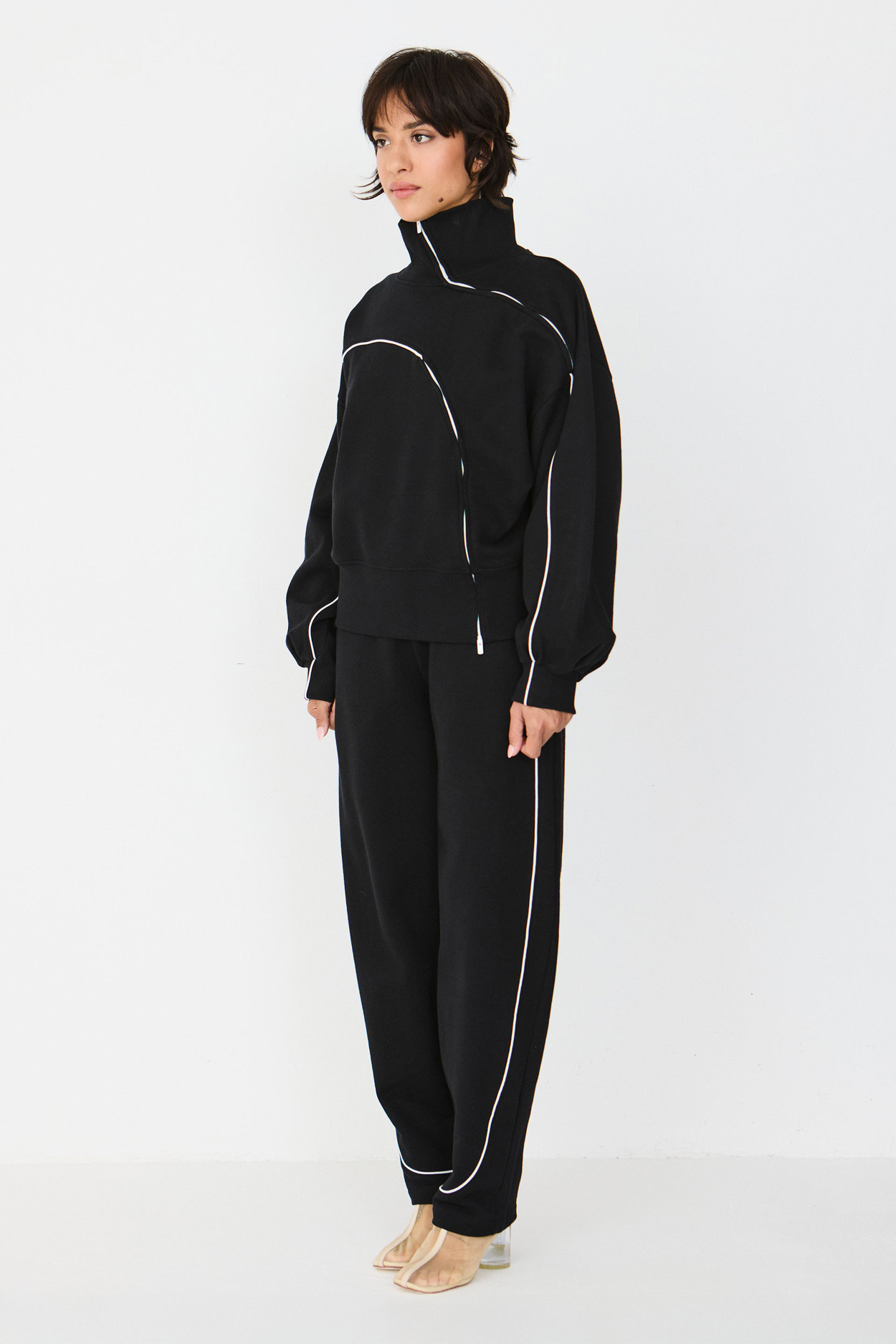 Tienda especializada en las mejores marcas de Ropa Ética, Sostenible y de algodón orgánico en Granada y Jaén. SKFK, Skunkfunk, PAN Producto BásicoSUDADERA ELISENE
