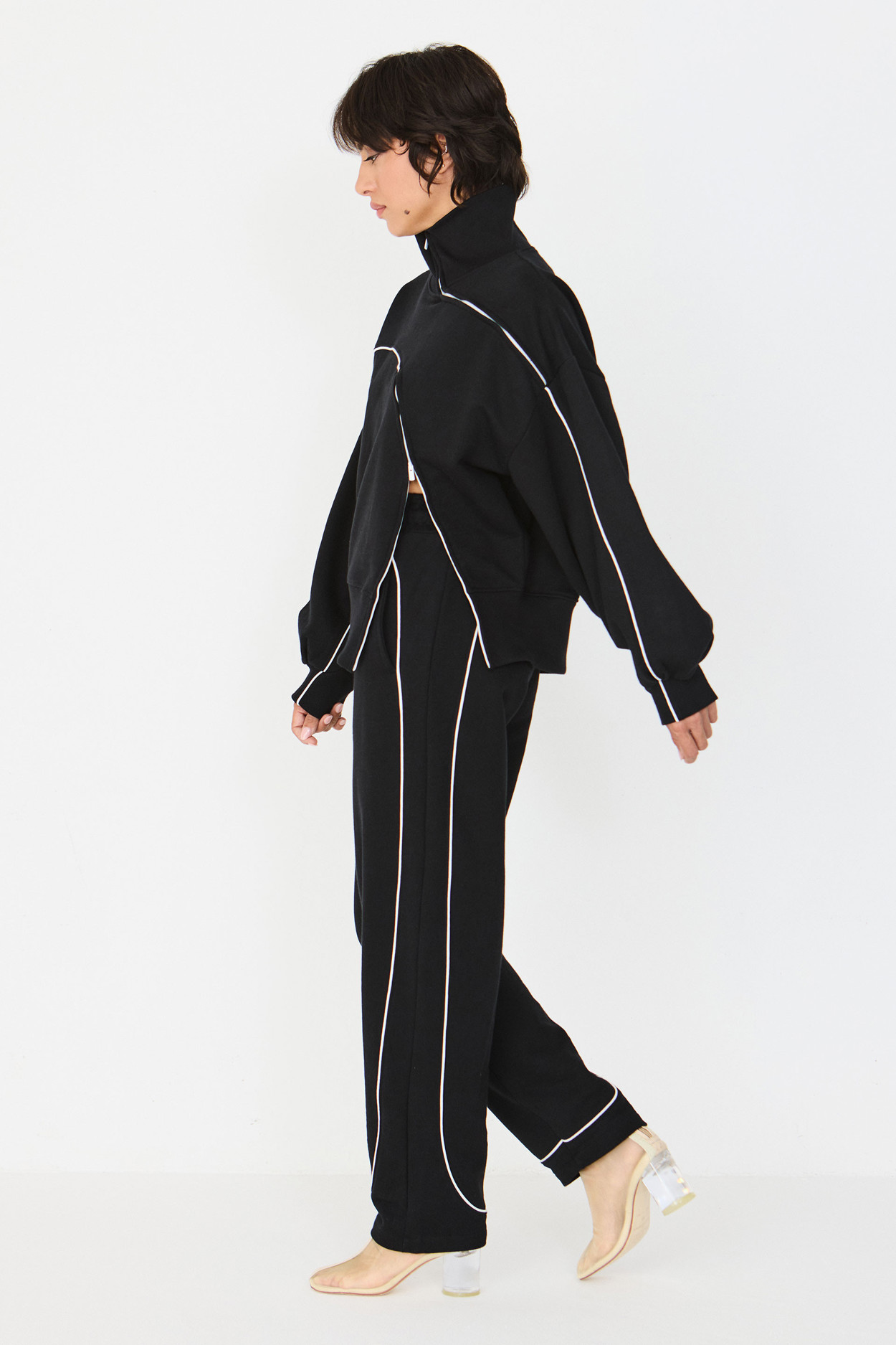 Tienda especializada en las mejores marcas de Ropa Ética, Sostenible y de algodón orgánico en Granada y Jaén. SKFK, Skunkfunk, PAN Producto BásicoSUDADERA ELISENE