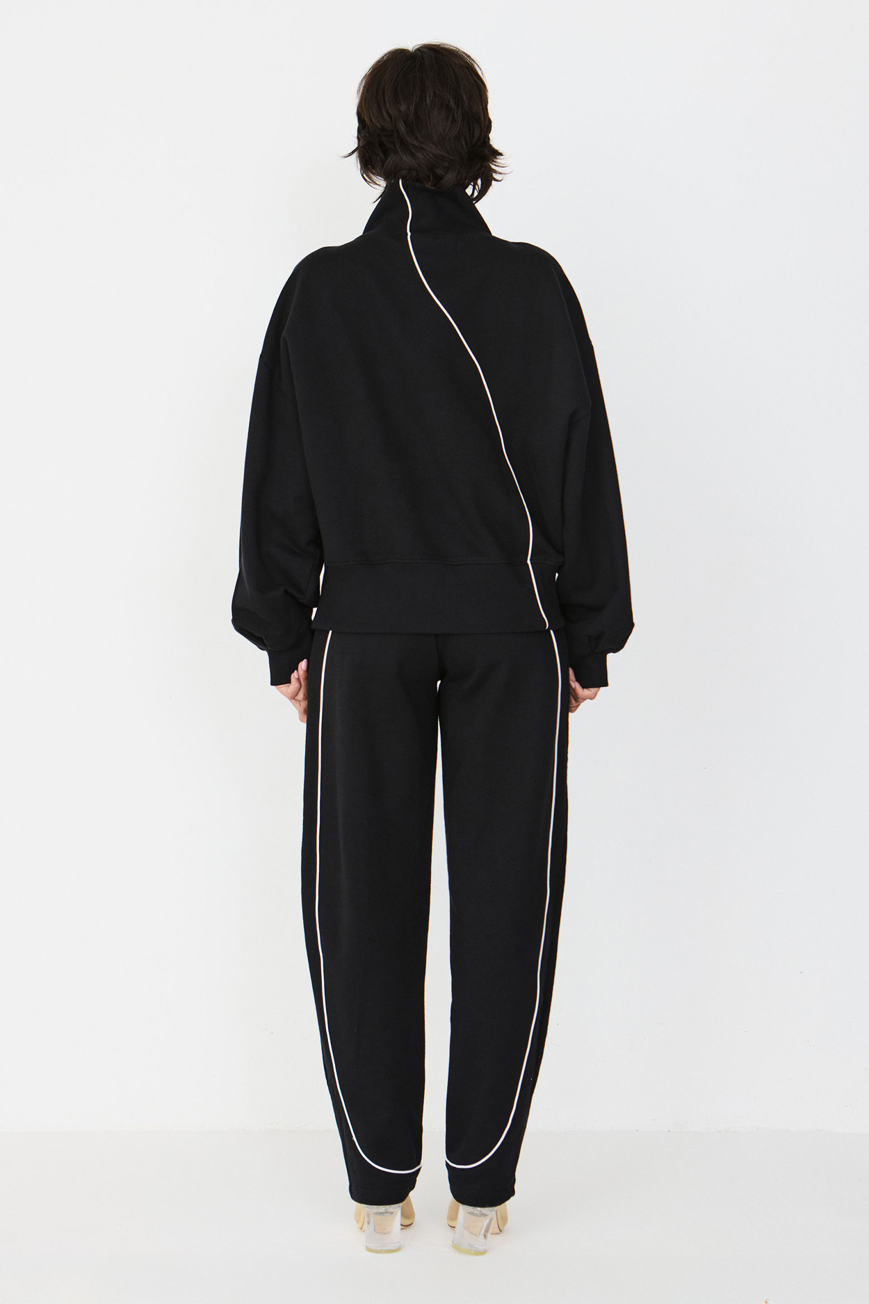 Tienda especializada en las mejores marcas de Ropa Ética, Sostenible y de algodón orgánico en Granada y Jaén. SKFK, Skunkfunk, PAN Producto BásicoSUDADERA ELISENE