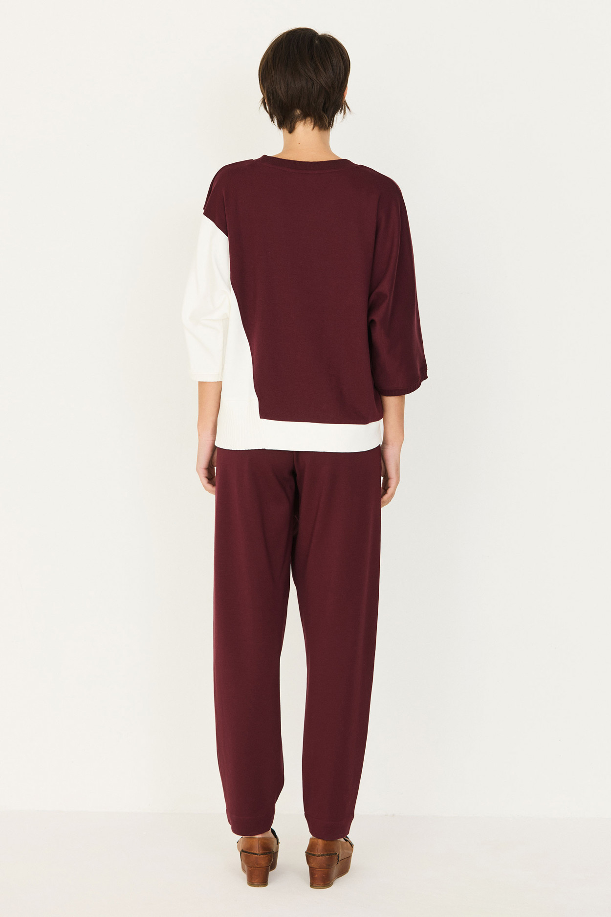 Tienda especializada en las mejores marcas de Ropa Ética, Sostenible y de algodón orgánico en Granada y Jaén. SKFK, Skunkfunk, PAN Producto BásicoCAMISETA ALORIA