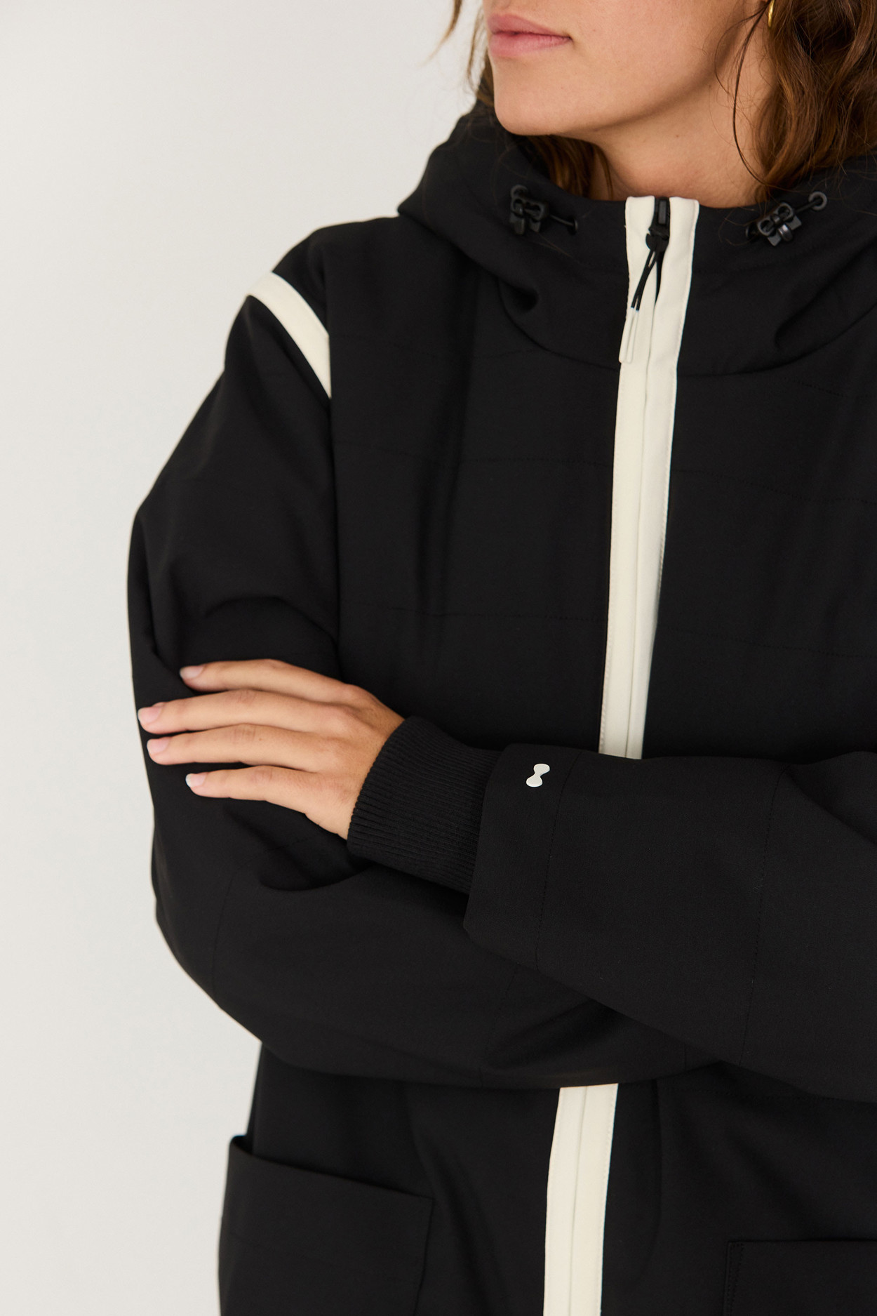 Tienda especializada en las mejores marcas de Ropa Ética, Sostenible y de algodón orgánico en Granada y Jaén. SKFK, Skunkfunk, PAN Producto BásicoABRIGO GARAI