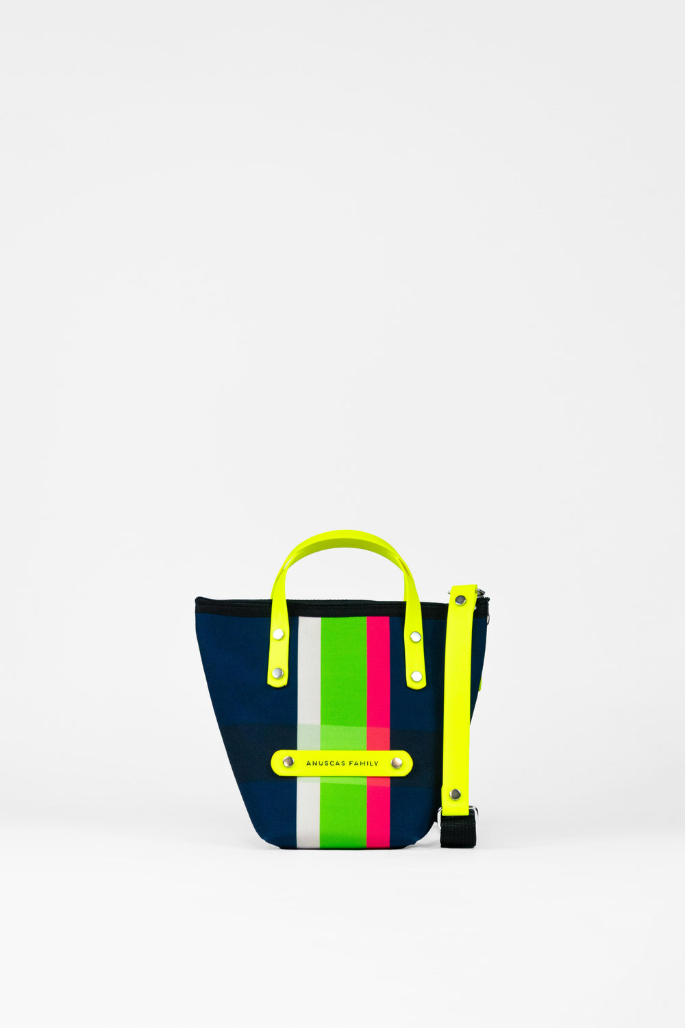 Tienda especializada en las mejores marcas de Ropa Ética, Sostenible y de algodón orgánico en Granada y Jaén. SKFK, Skunkfunk, PAN Producto Básico BOLSO CAPRI
