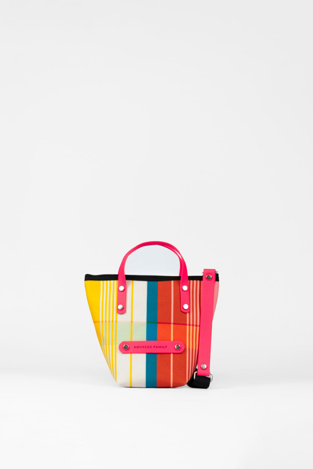 Tienda especializada en las mejores marcas de Ropa Ética, Sostenible y de algodón orgánico en Granada y Jaén. SKFK, Skunkfunk, PAN Producto Básico BOLSO CAPRI