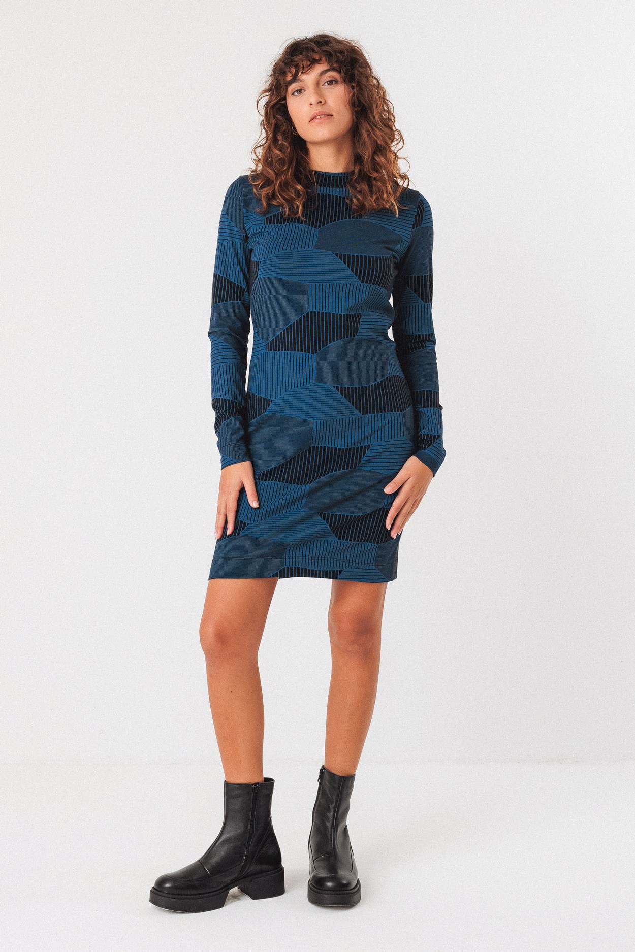 Tienda especializada en las mejores marcas de Ropa Ética, Sostenible y de algodón orgánico en Granada y Jaén. SKFK, Skunkfunk, PAN Producto BásicoVESTIDO BIOLETA
