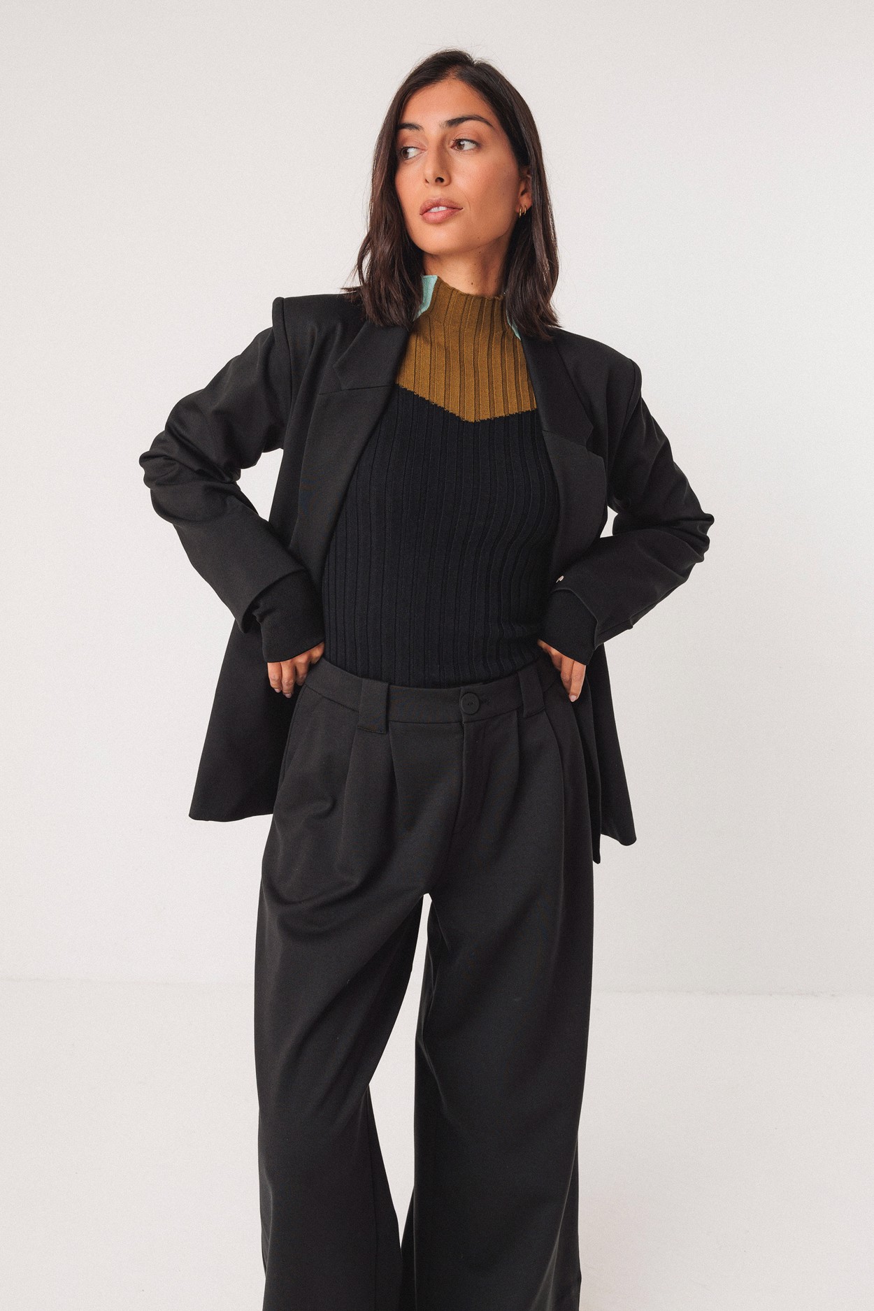 Tienda especializada en las mejores marcas de Ropa Ética, Sostenible y de algodón orgánico en Granada y Jaén. SKFK, Skunkfunk, PAN Producto BásicoPANTALÓN NIA