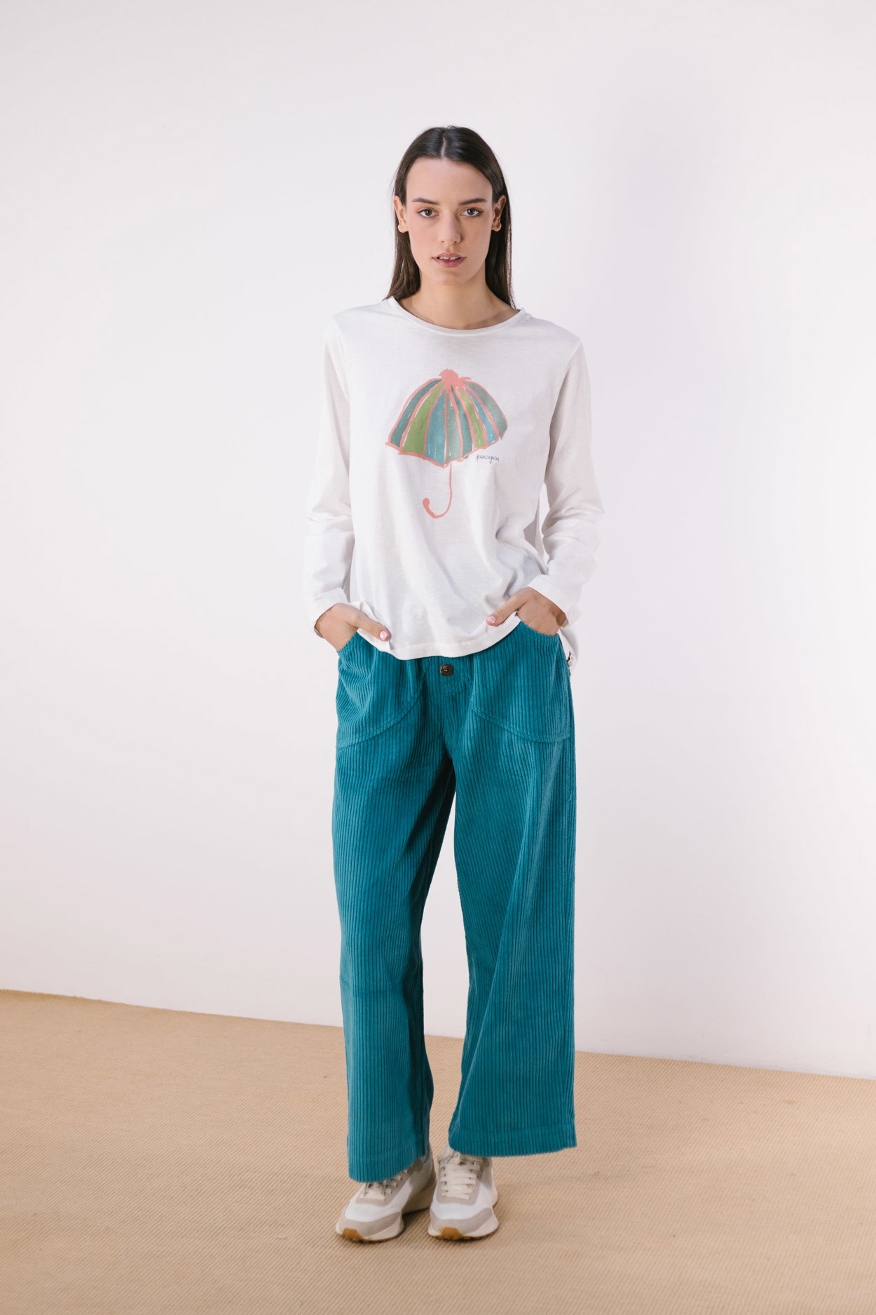 Tienda especializada en las mejores marcas de Ropa Ética, Sostenible y de algodón orgánico en Granada y Jaén. SKFK, Skunkfunk, PAN Producto BásicoCAMISETA PARAGUAS