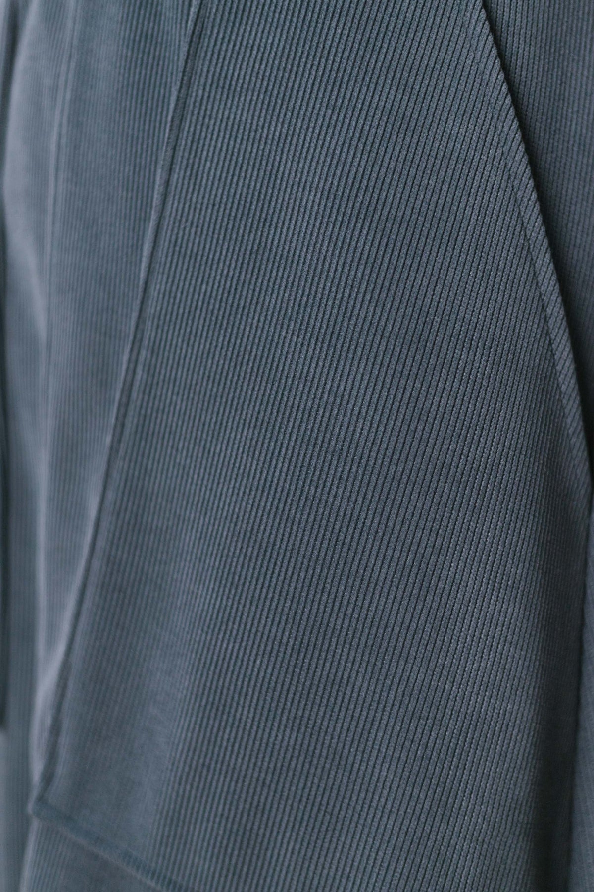 Tienda especializada en las mejores marcas de Ropa Ética, Sostenible y de algodón orgánico en Granada y Jaén. SKFK, Skunkfunk, PAN Producto BásicoFALDA TEXTURA