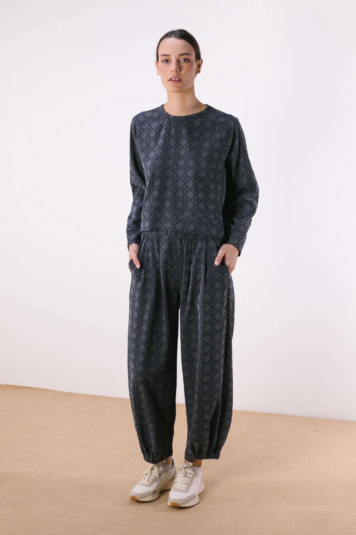 Tienda especializada en las mejores marcas de Ropa Ética, Sostenible y de algodón orgánico en Granada y Jaén. SKFK, Skunkfunk, PAN Producto BásicoPANTALÓN KUANWEI
