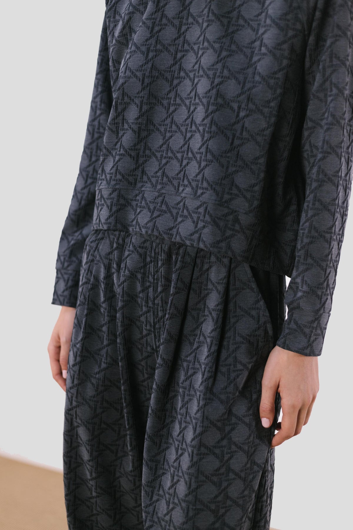 Tienda especializada en las mejores marcas de Ropa Ética, Sostenible y de algodón orgánico en Granada y Jaén. SKFK, Skunkfunk, PAN Producto BásicoBLUSA KUANWEI