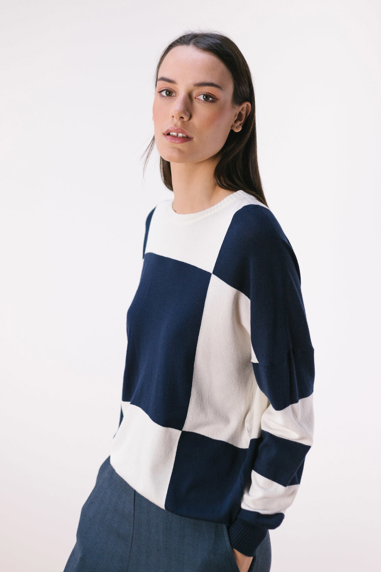 Tienda especializada en las mejores marcas de Ropa Ética, Sostenible y de algodón orgánico en Granada y Jaén. SKFK, Skunkfunk, PAN Producto Básico JERSEY HUIHUA