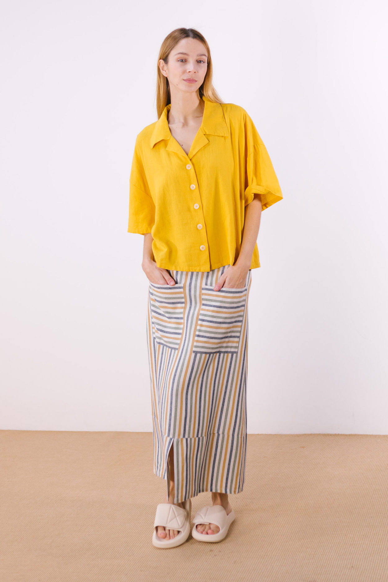 Tienda especializada en las mejores marcas de Ropa Ética, Sostenible y de algodón orgánico en Granada y Jaén. SKFK, Skunkfunk, PAN Producto Básico FALDA IRIS