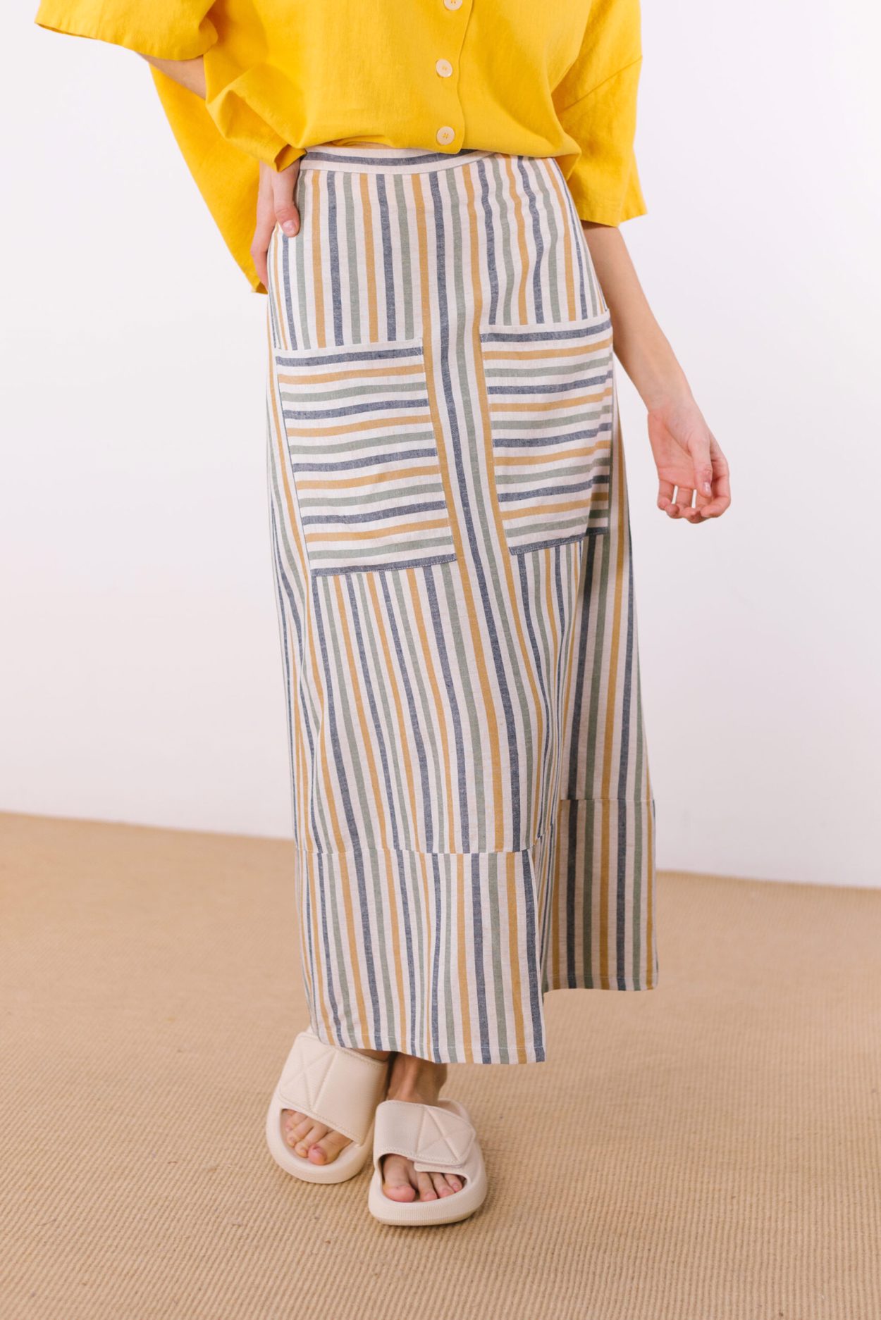 Tienda especializada en las mejores marcas de Ropa Ética, Sostenible y de algodón orgánico en Granada y Jaén. SKFK, Skunkfunk, PAN Producto BásicoFALDA IRIS