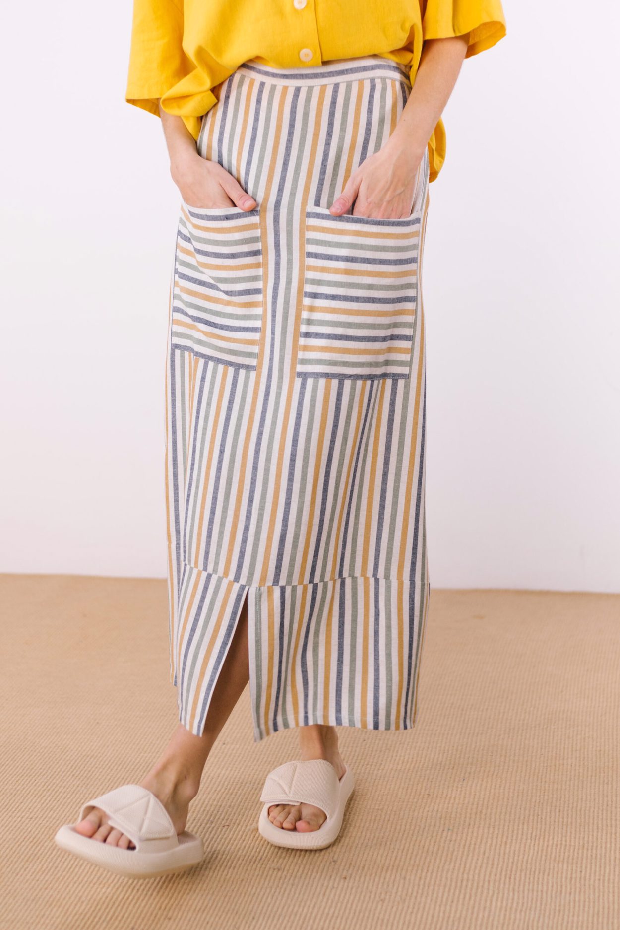 Tienda especializada en las mejores marcas de Ropa Ética, Sostenible y de algodón orgánico en Granada y Jaén. SKFK, Skunkfunk, PAN Producto Básico FALDA IRIS