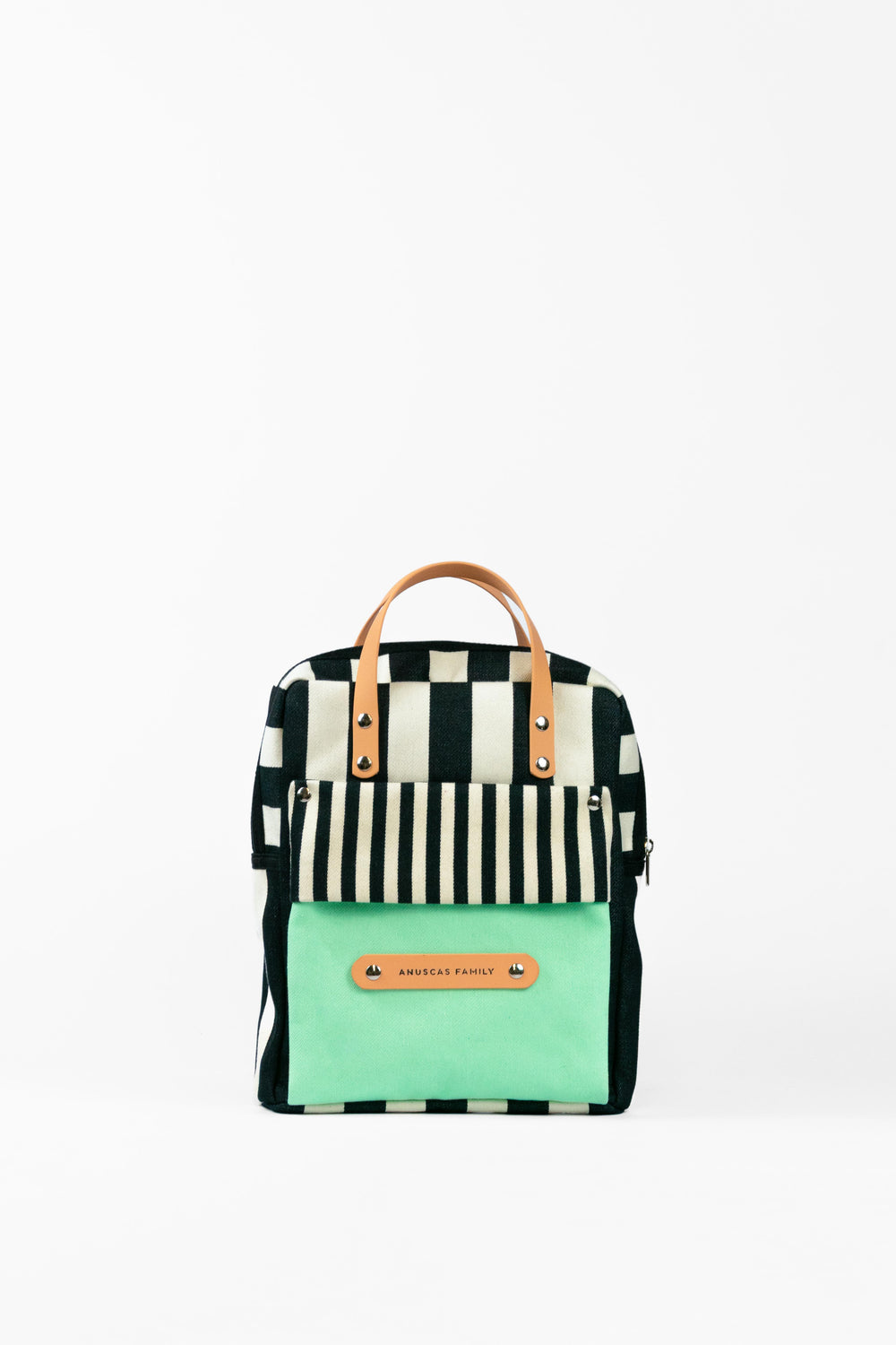 Tienda especializada en las mejores marcas de Ropa Ética, Sostenible y de algodón orgánico en Granada y Jaén. SKFK, Skunkfunk, PAN Producto Básico MOCHILA CITY LITTLE