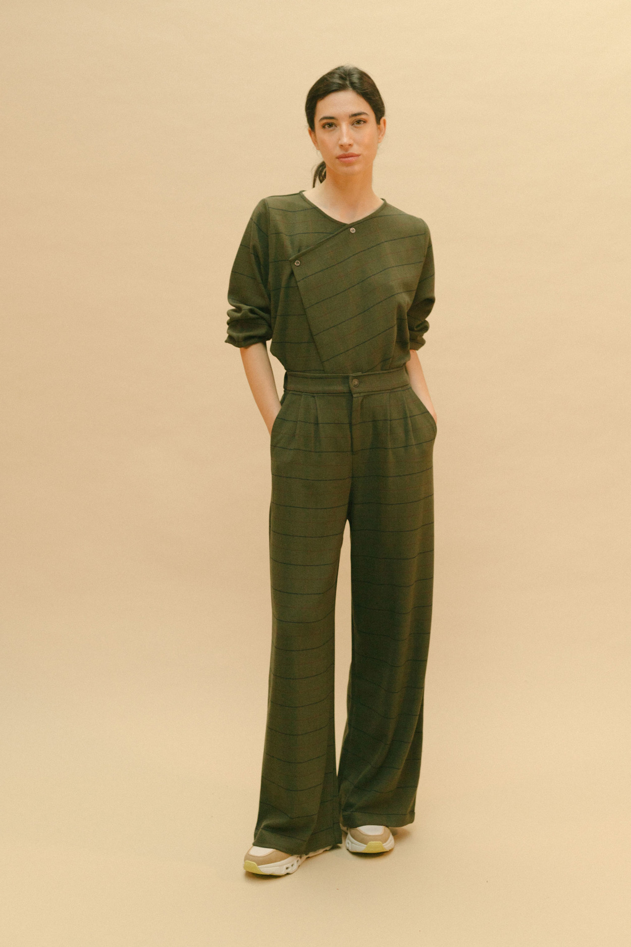 Tienda especializada en las mejores marcas de Ropa Ética, Sostenible y de algodón orgánico en Granada y Jaén. SKFK, Skunkfunk, PAN Producto Básico BLUSA EMMA
