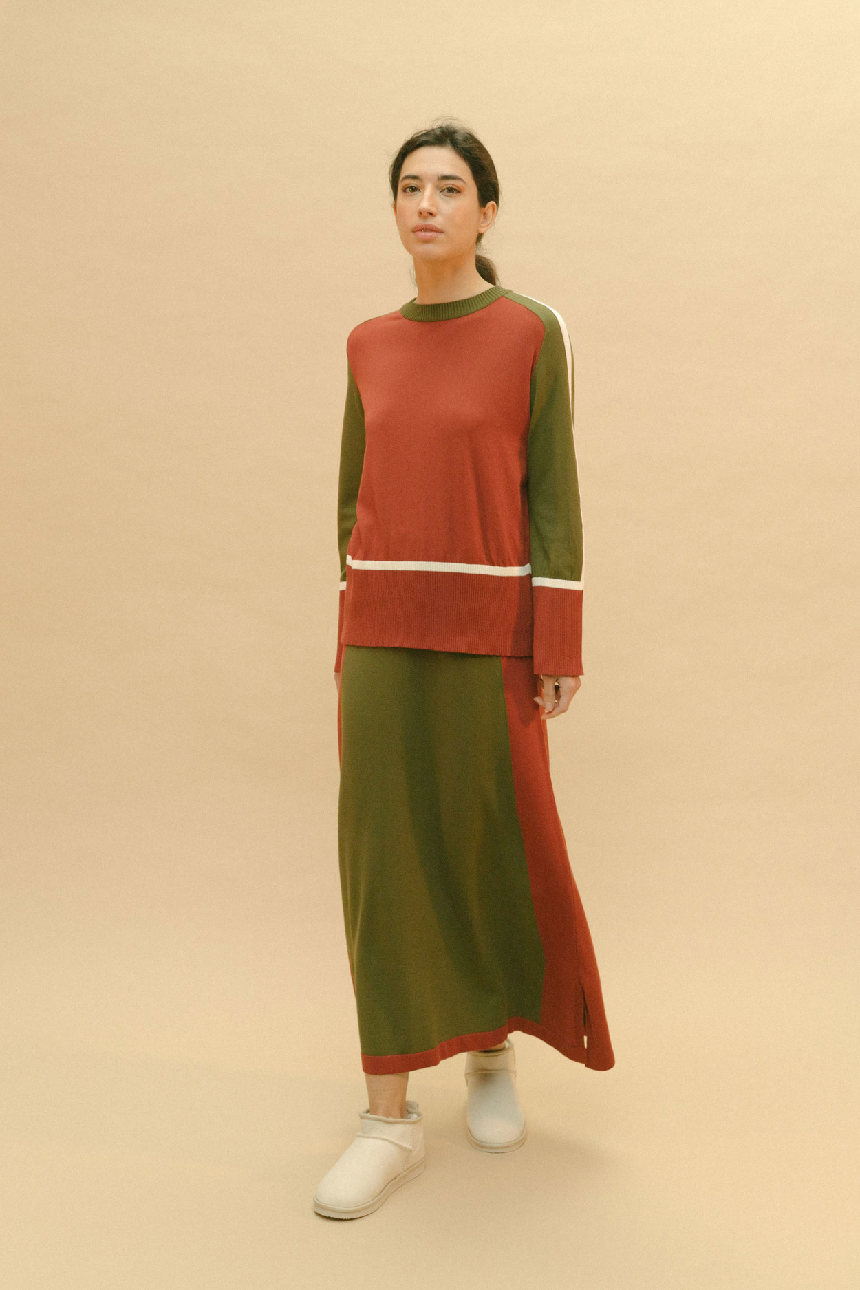 Tienda especializada en las mejores marcas de Ropa Ética, Sostenible y de algodón orgánico en Granada y Jaén. SKFK, Skunkfunk, PAN Producto BásicoJERSEY GAIA