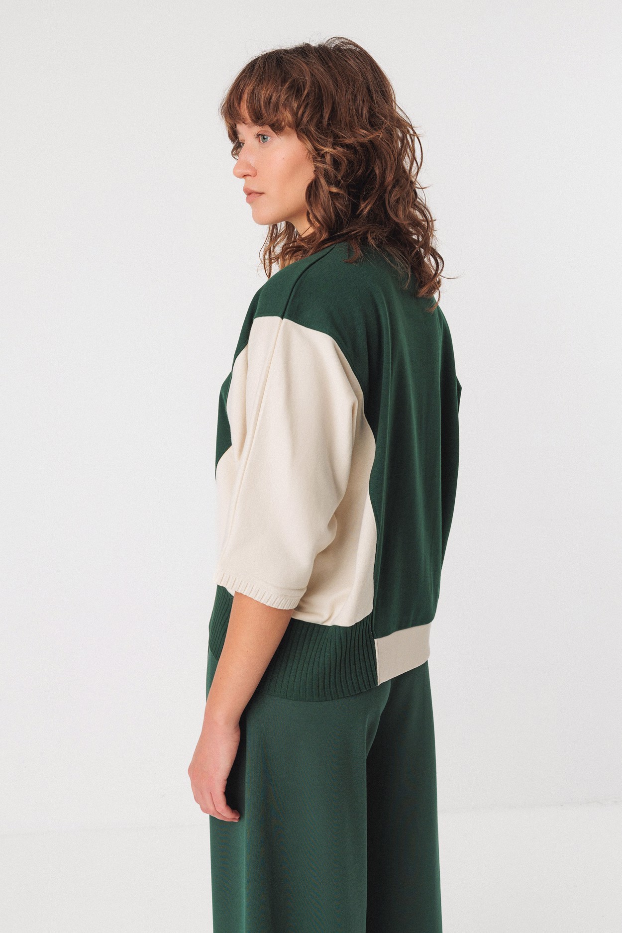 Tienda especializada en las mejores marcas de Ropa Ética, Sostenible y de algodón orgánico en Granada y Jaén. SKFK, Skunkfunk, PAN Producto BásicoCAMISETA ALORIA