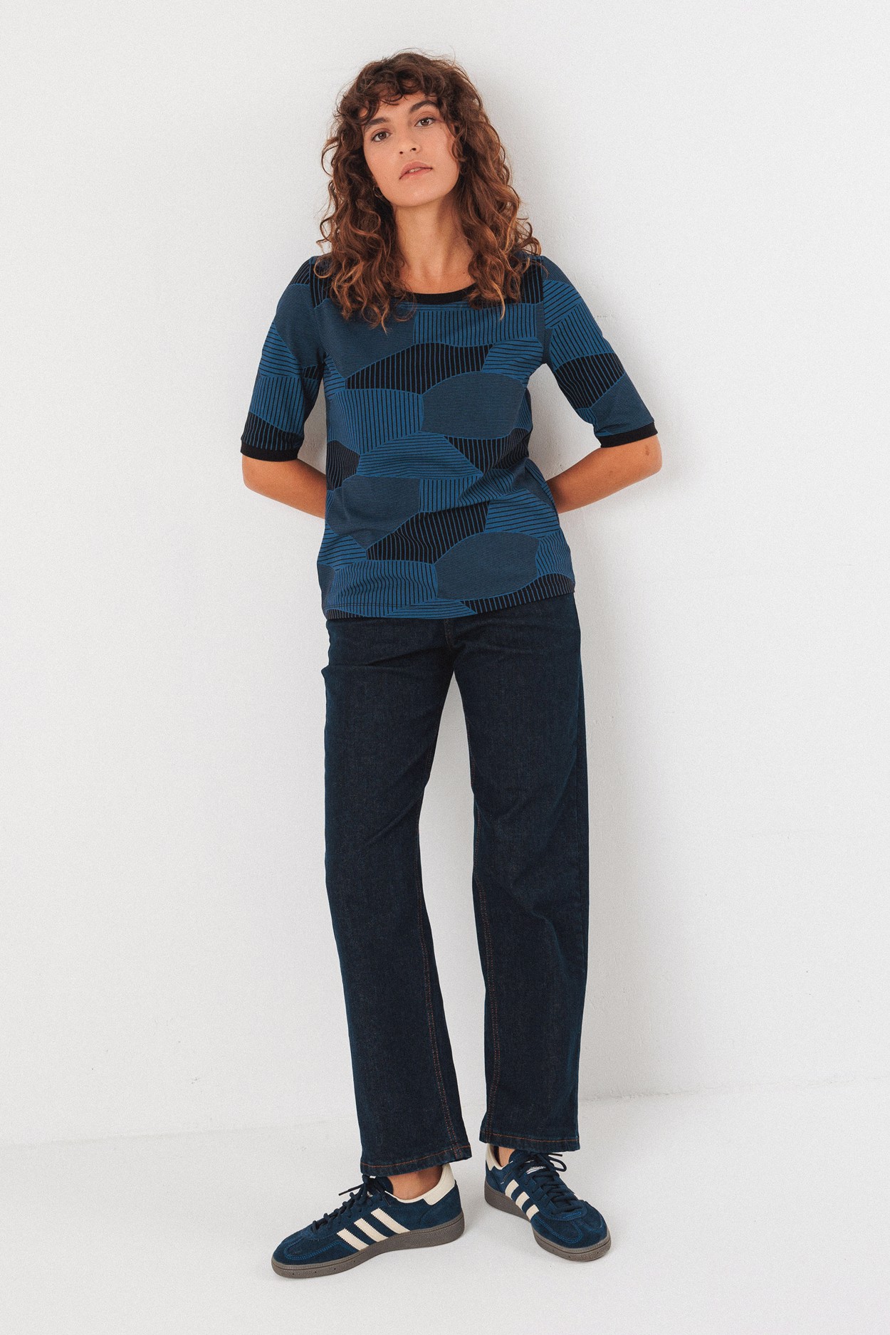 Tienda especializada en las mejores marcas de Ropa Ética, Sostenible y de algodón orgánico en Granada y Jaén. SKFK, Skunkfunk, PAN Producto BásicoCAMISETA OIANKO