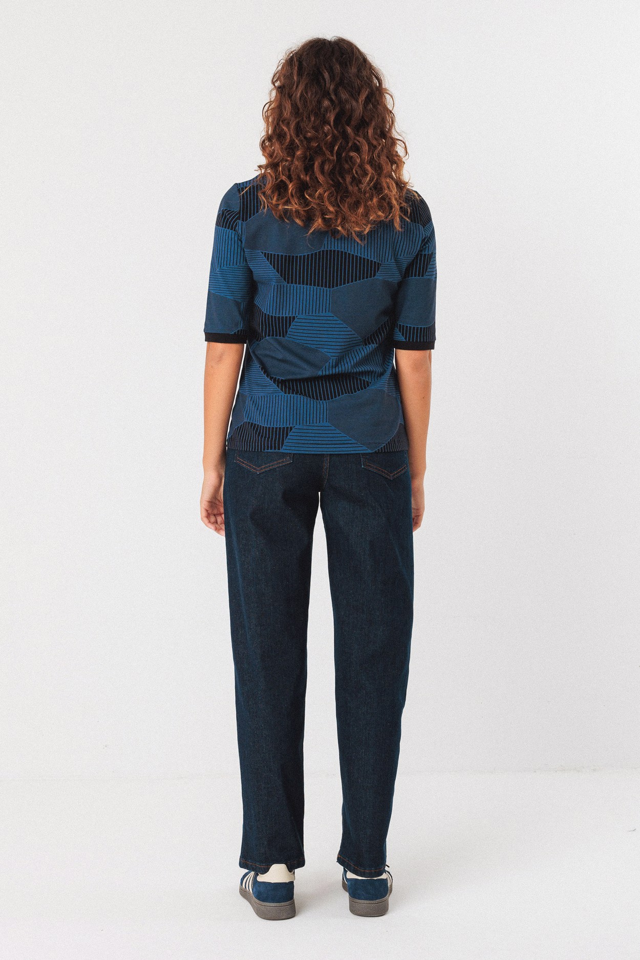 Tienda especializada en las mejores marcas de Ropa Ética, Sostenible y de algodón orgánico en Granada y Jaén. SKFK, Skunkfunk, PAN Producto BásicoCAMISETA OIANKO