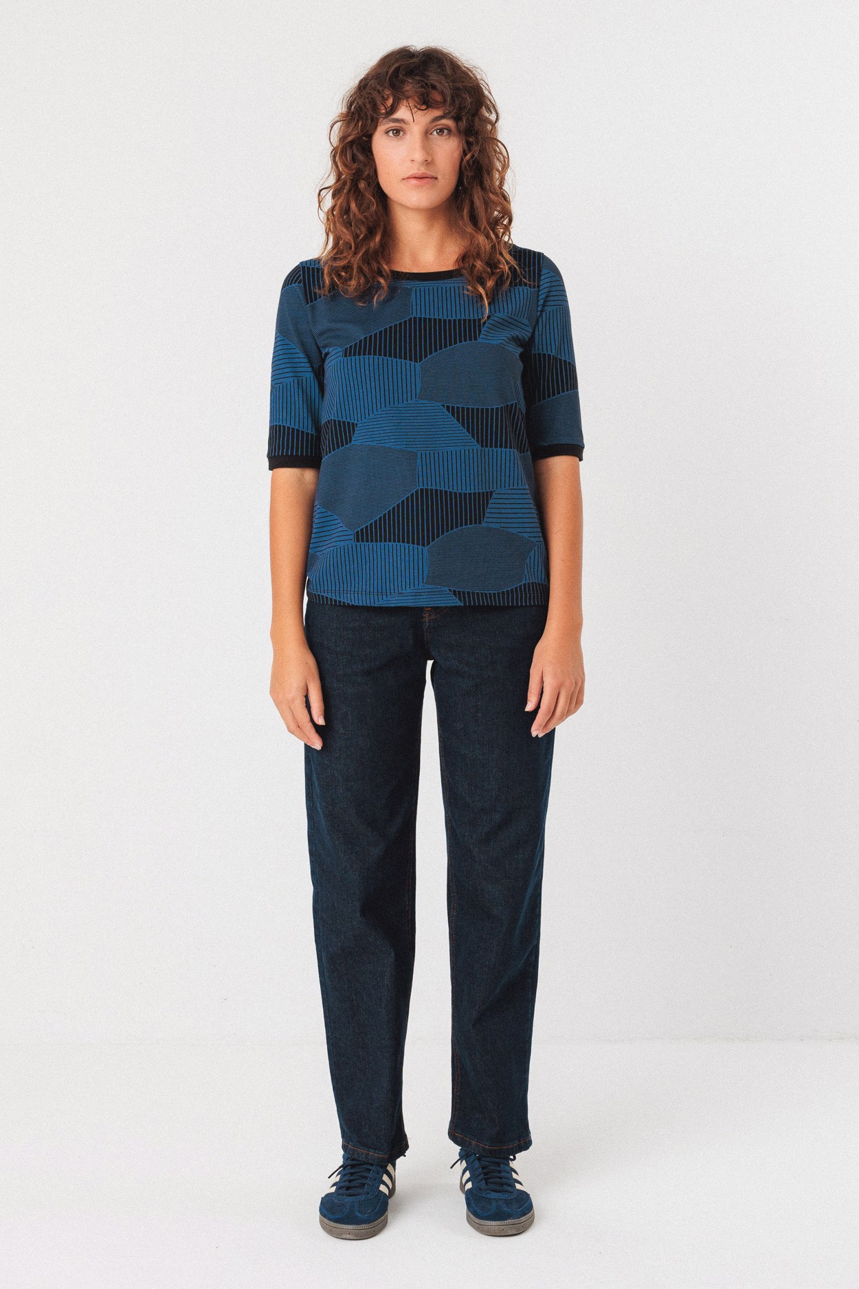 Tienda especializada en las mejores marcas de Ropa Ética, Sostenible y de algodón orgánico en Granada y Jaén. SKFK, Skunkfunk, PAN Producto BásicoCAMISETA OIANKO