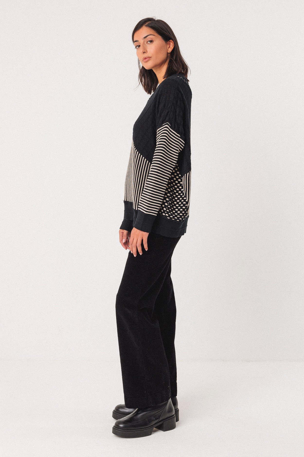 Tienda especializada en las mejores marcas de Ropa Ética, Sostenible y de algodón orgánico en Granada y Jaén. SKFK, Skunkfunk, PAN Producto BásicoJERSEY ISMENE