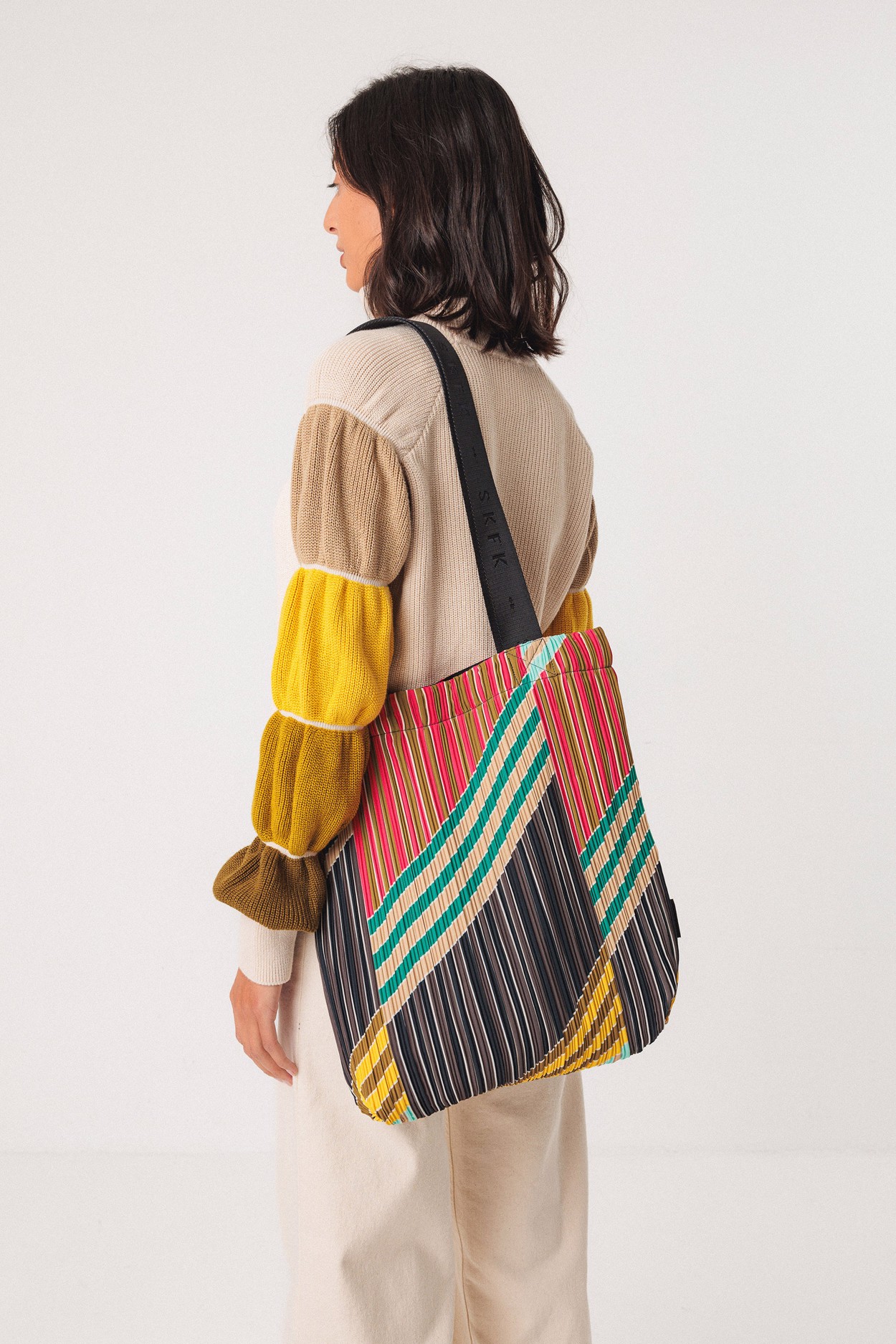 Tienda especializada en las mejores marcas de Ropa Ética, Sostenible y de algodón orgánico en Granada y Jaén. SKFK, Skunkfunk, PAN Producto BásicoBOLSO HAUNDI