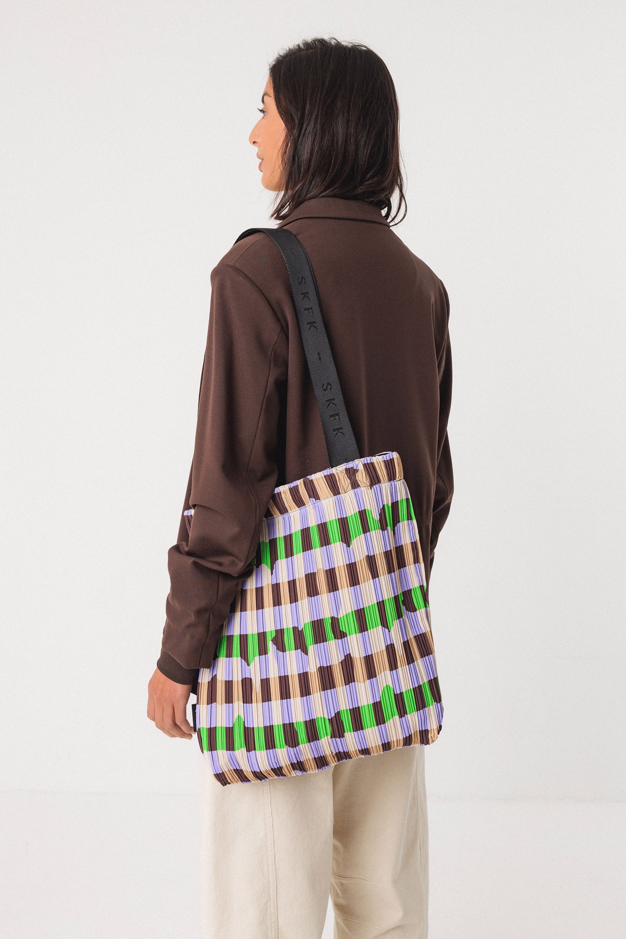 Tienda especializada en las mejores marcas de Ropa Ética, Sostenible y de algodón orgánico en Granada y Jaén. SKFK, Skunkfunk, PAN Producto Básico BOLSO HAUNDI