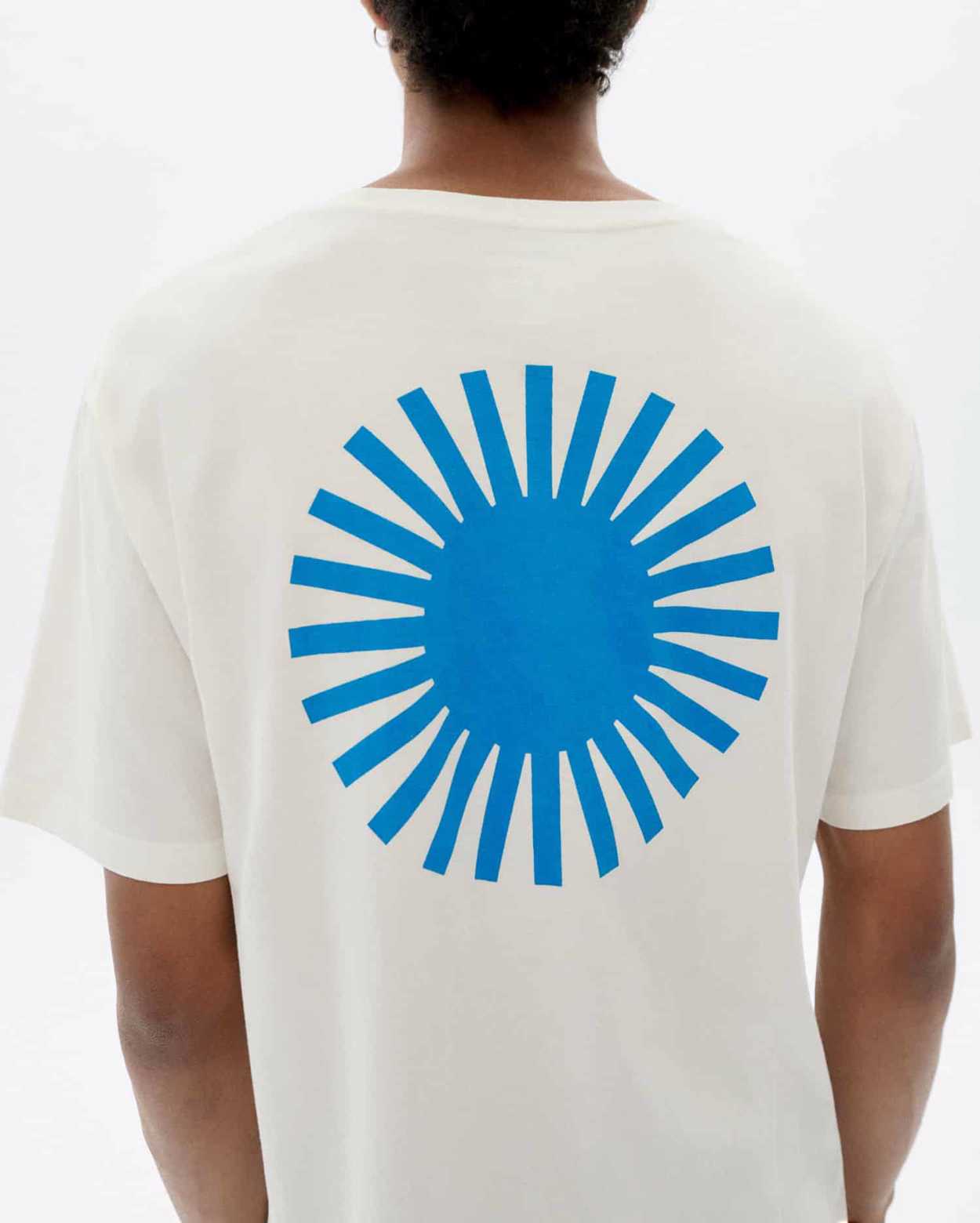 Tienda especializada en las mejores marcas de Ropa Ética, Sostenible y de algodón orgánico en Granada y Jaén. SKFK, Skunkfunk, PAN Producto BásicoCAMISETA SOL
