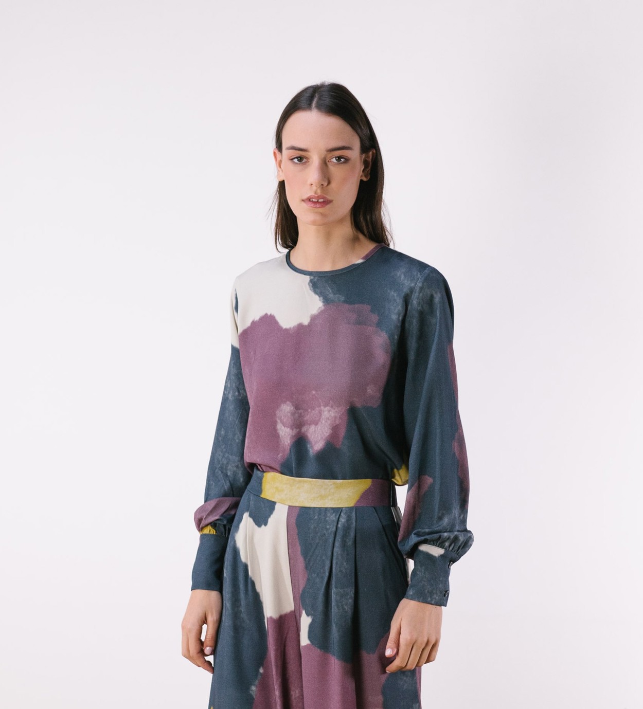 Tienda especializada en las mejores marcas de Ropa Ética, Sostenible y de algodón orgánico en Granada y Jaén. SKFK, Skunkfunk, PAN Producto Básico BLUSA WUZI