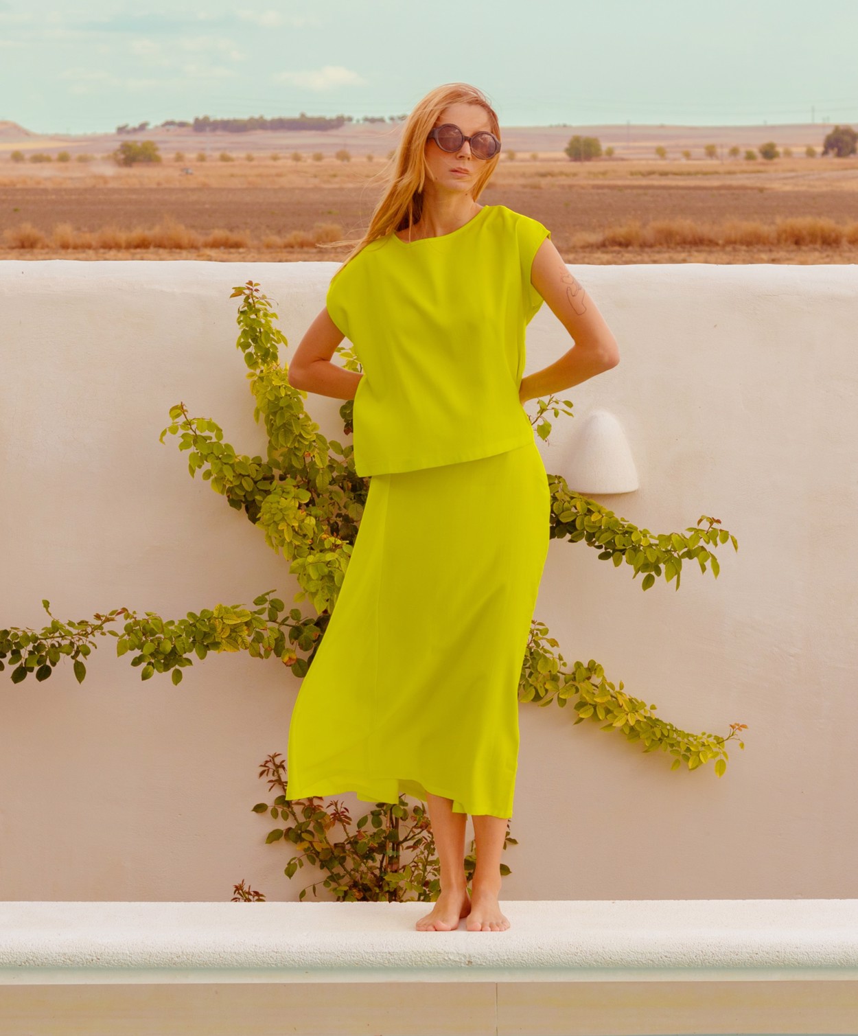 Tienda especializada en las mejores marcas de Ropa Ética, Sostenible y de algodón orgánico en Granada y Jaén. SKFK, Skunkfunk, PAN Producto BásicoBLUSA AROA
