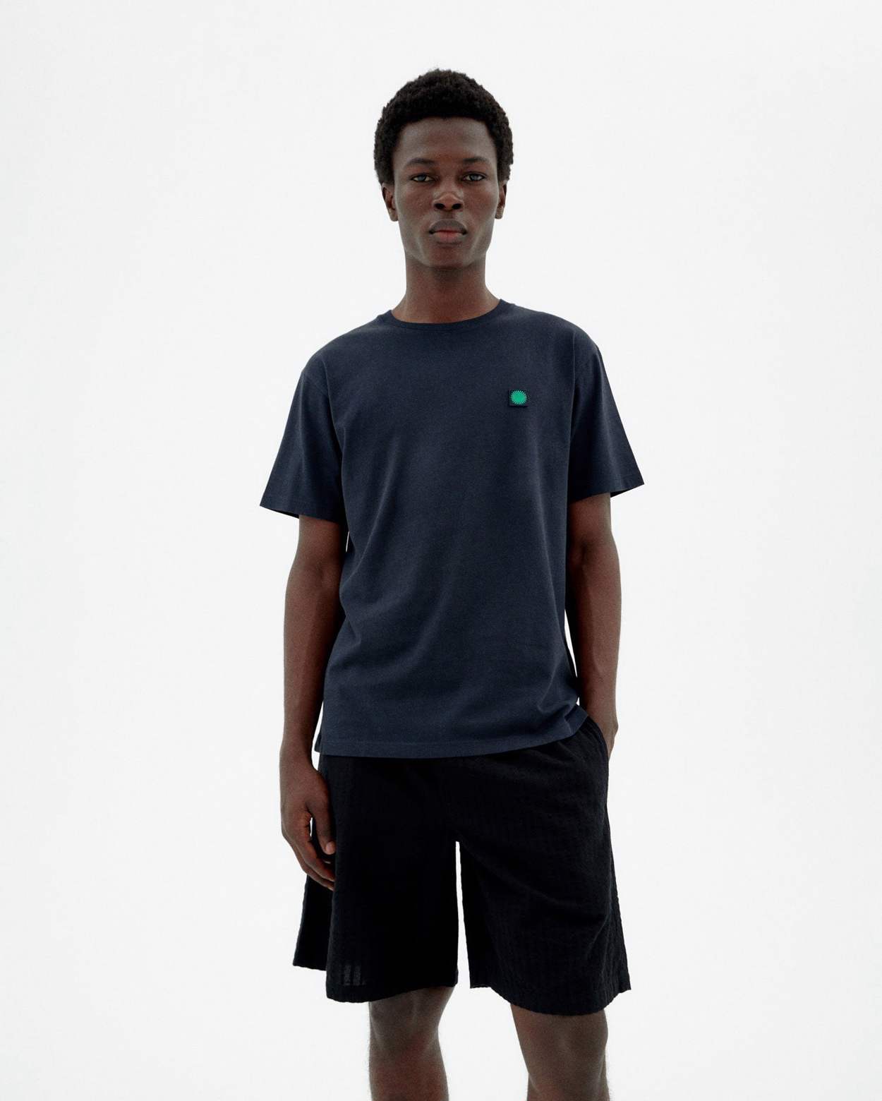 Tienda especializada en las mejores marcas de Ropa Ética, Sostenible y de algodón orgánico en Granada y Jaén. SKFK, Skunkfunk, PAN Producto BásicoCAMISETA SOL