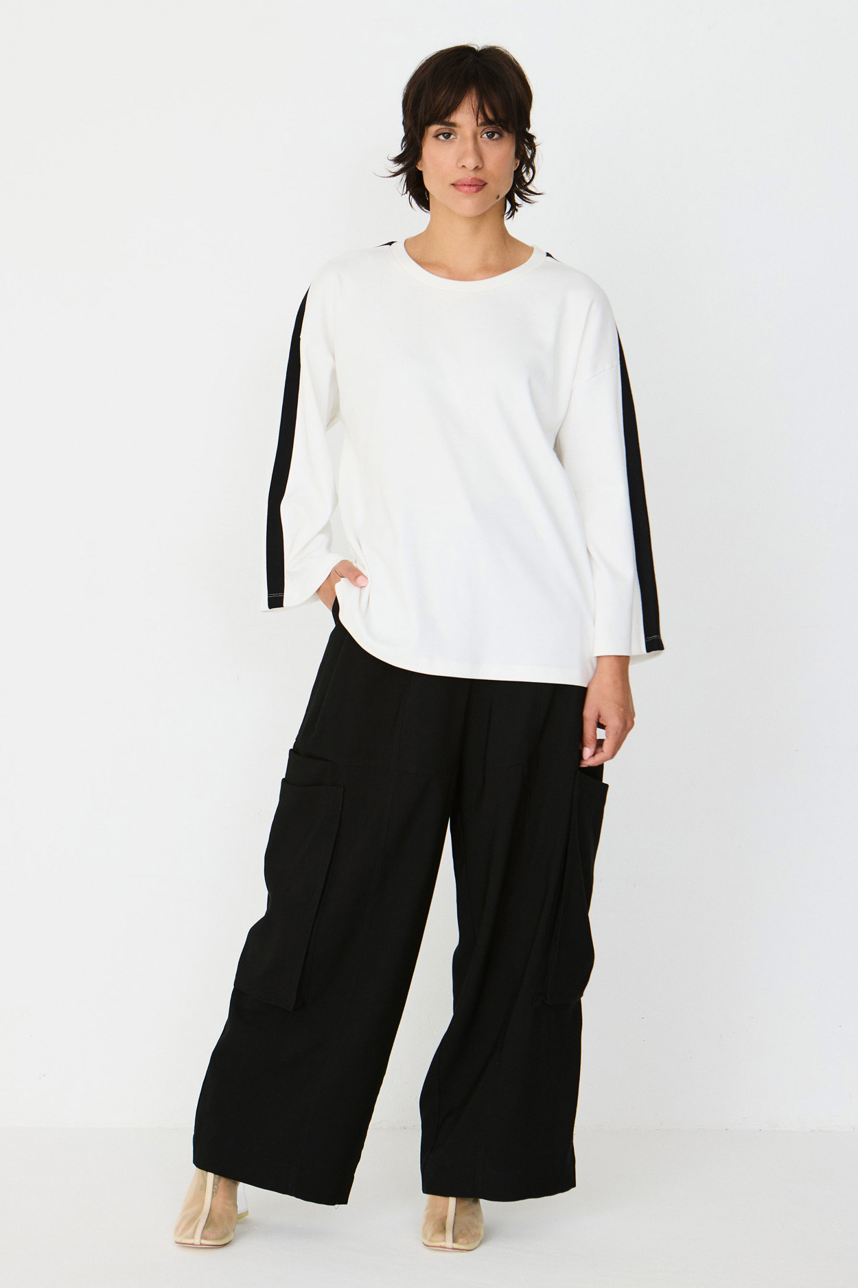 Tienda especializada en las mejores marcas de Ropa Ética, Sostenible y de algodón orgánico en Granada y Jaén. SKFK, Skunkfunk, PAN Producto BásicoCAMISETA GEBARA