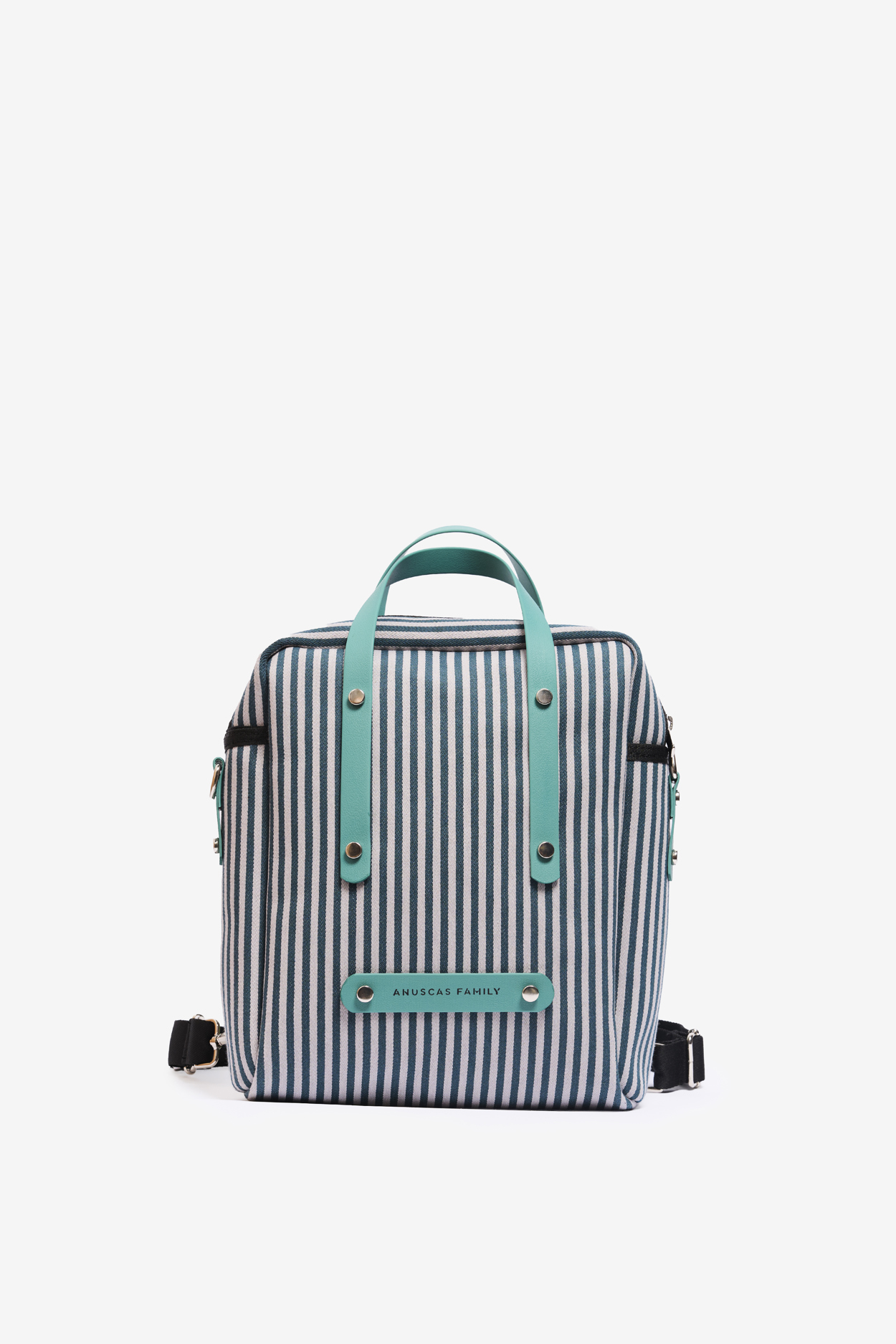 Tienda especializada en las mejores marcas de Ropa Ética, Sostenible y de algodón orgánico en Granada y Jaén. SKFK, Skunkfunk, PAN Producto Básico MOCHILA MINI BOX 06
