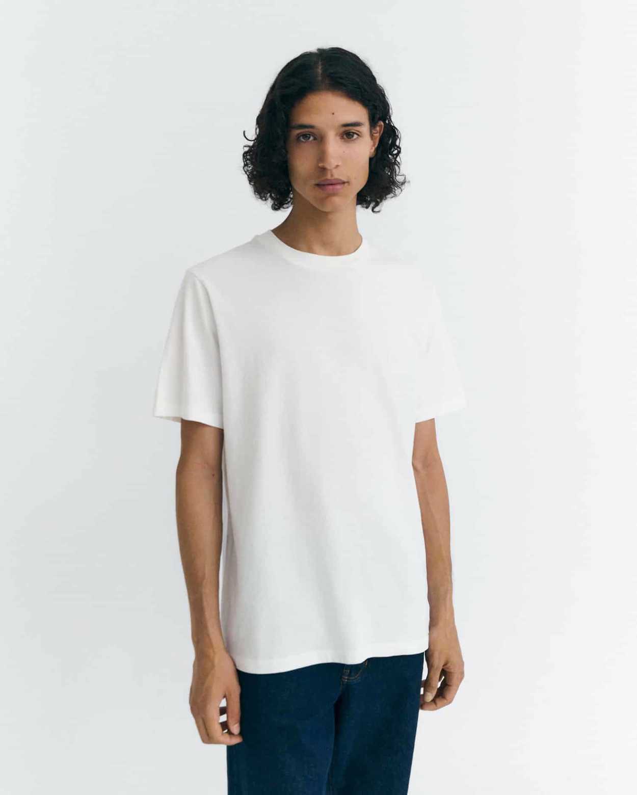 Tienda especializada en las mejores marcas de Ropa Ética, Sostenible y de algodón orgánico en Granada y Jaén. SKFK, Skunkfunk, PAN Producto BásicoCAMISETA MANTEGA