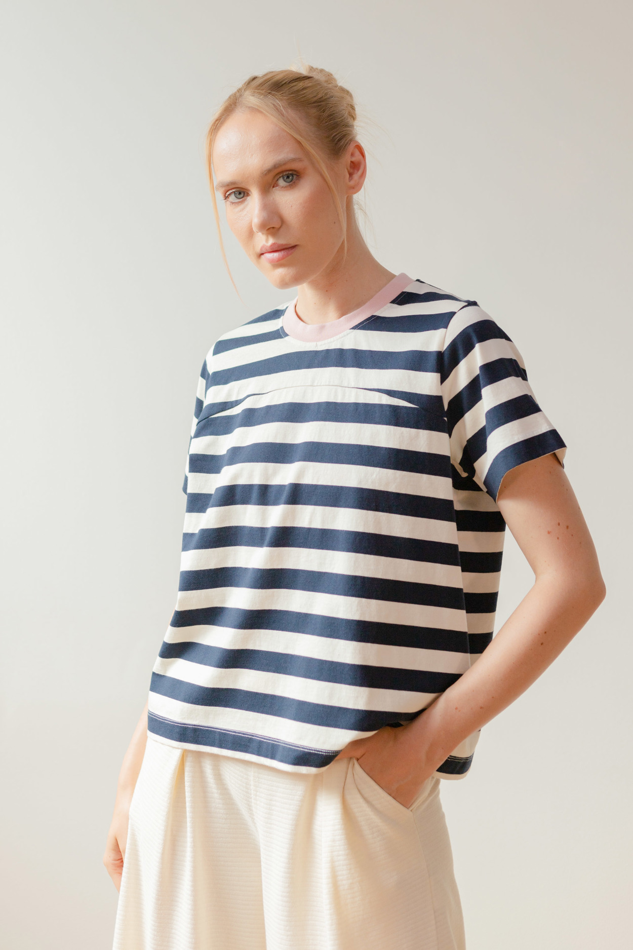 Tienda especializada en las mejores marcas de Ropa Ética, Sostenible y de algodón orgánico en Granada y Jaén. SKFK, Skunkfunk, PAN Producto Básico CAMISETA STRIPES