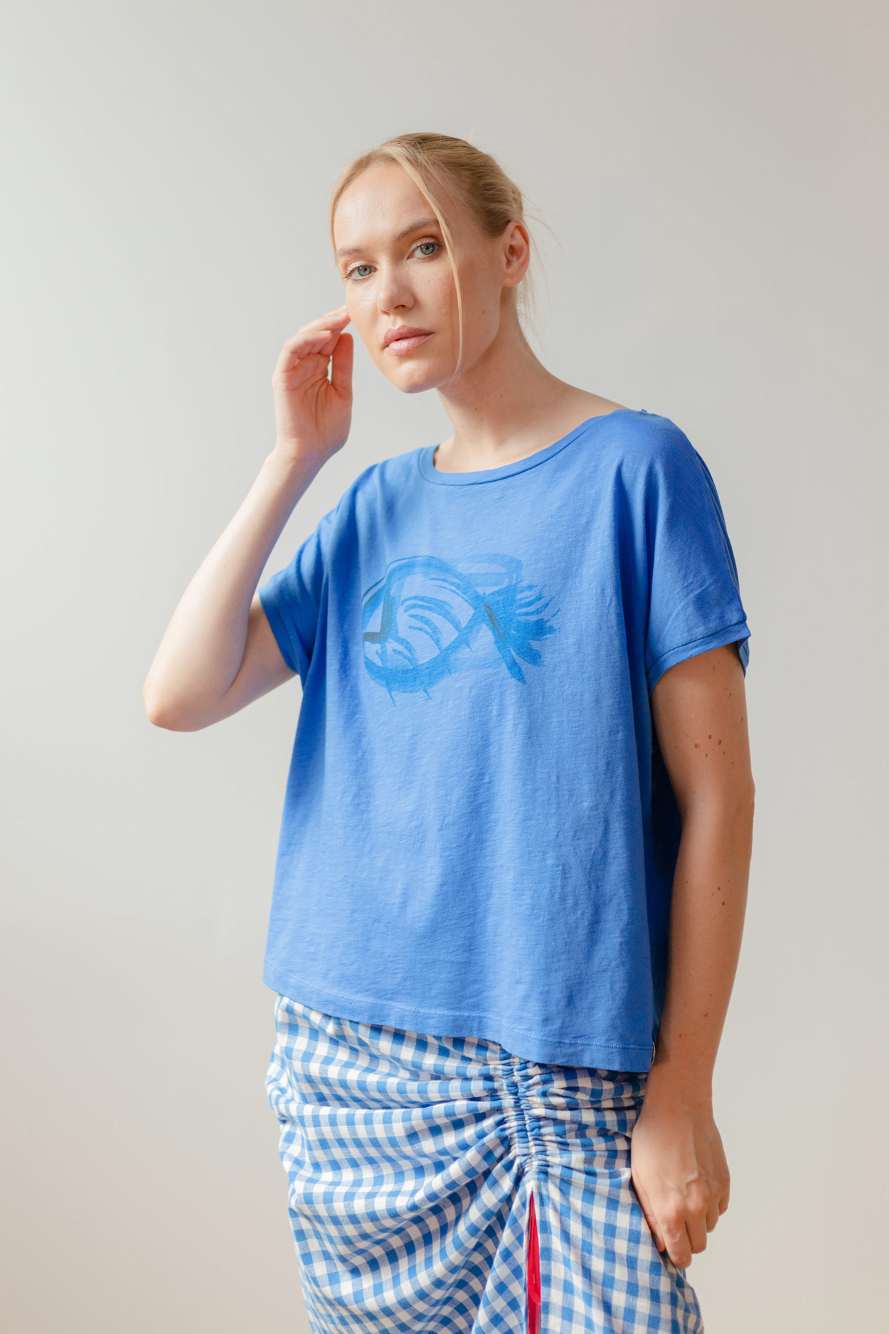 Tienda especializada en las mejores marcas de Ropa Ética, Sostenible y de algodón orgánico en Granada y Jaén. SKFK, Skunkfunk, PAN Producto Básico CAMISETA PEZ