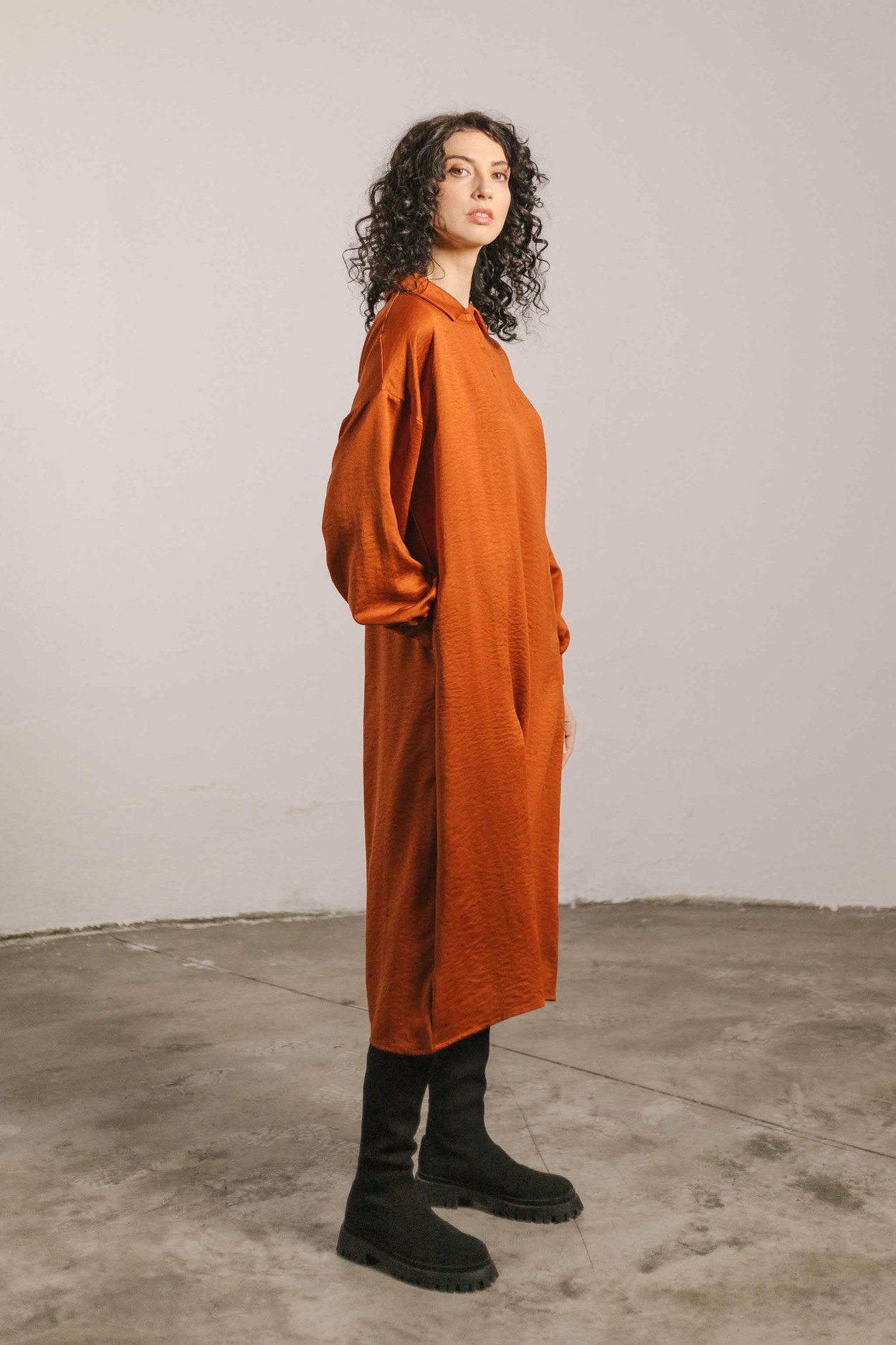 Tienda especializada en las mejores marcas de Ropa Ética, Sostenible y de algodón orgánico en Granada y Jaén. SKFK, Skunkfunk, PAN Producto BásicoVESTIDO KARU
