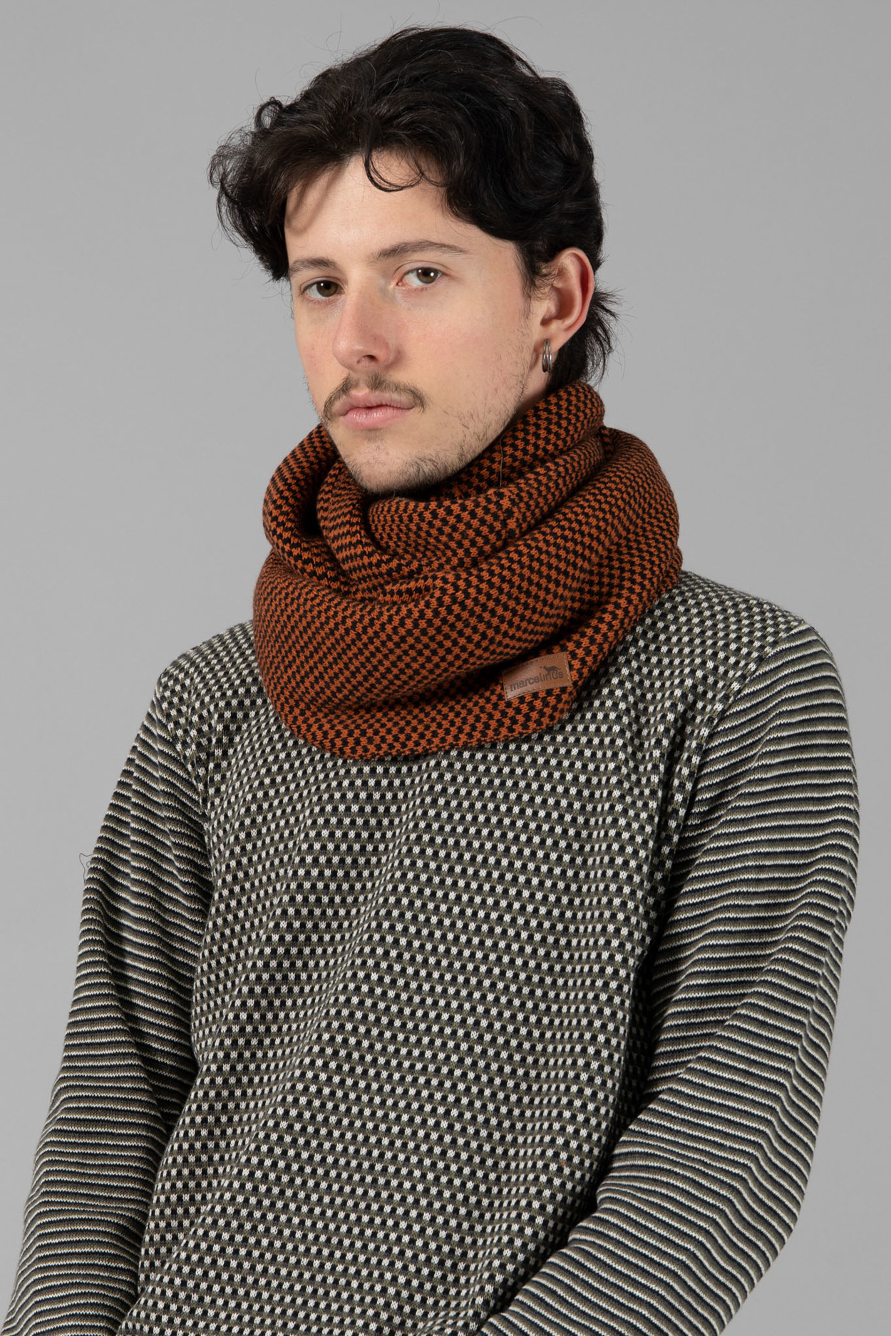 Tienda especializada en las mejores marcas de Ropa Ética, Sostenible y de algodón orgánico en Granada y Jaén. SKFK, Skunkfunk, PAN Producto BásicoJERSEY BOSC