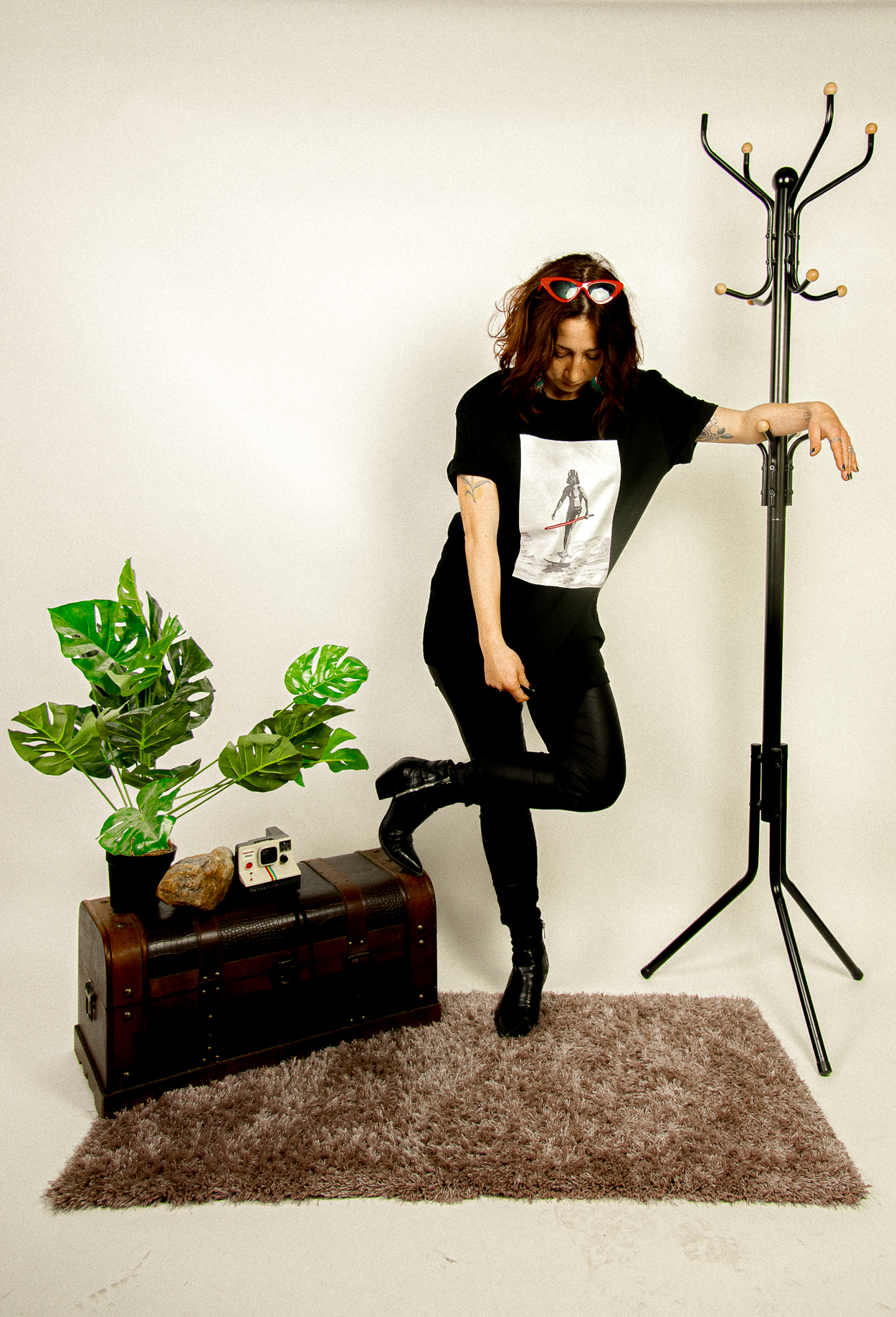 Tienda especializada en las mejores marcas de Ropa Ética, Sostenible y de algodón orgánico en Granada y Jaén. SKFK, Skunkfunk, PAN Producto BásicoCAMISETA UNISEX "SURF VADER"