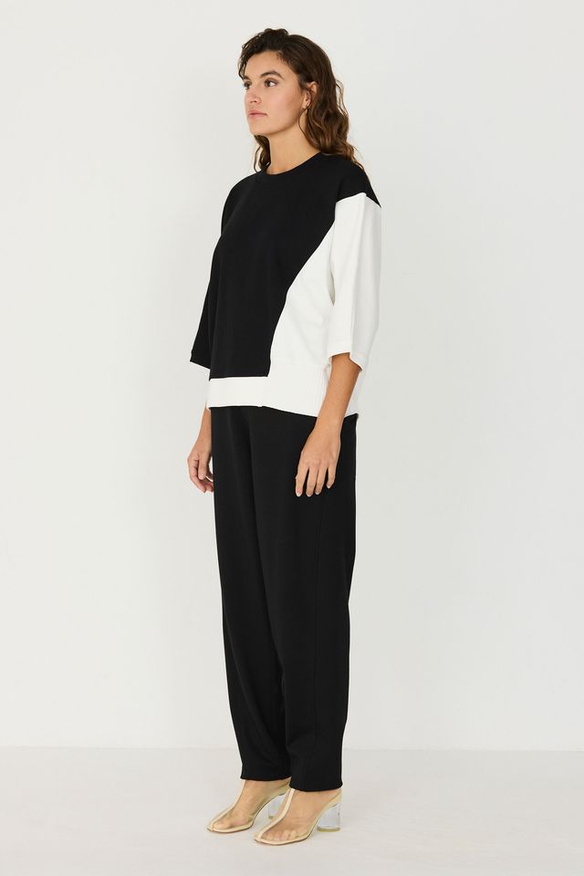 Tienda especializada en las mejores marcas de Ropa Ética, Sostenible y de algodón orgánico en Granada y Jaén. SKFK, Skunkfunk, PAN Producto BásicoCAMISETA ALORIA