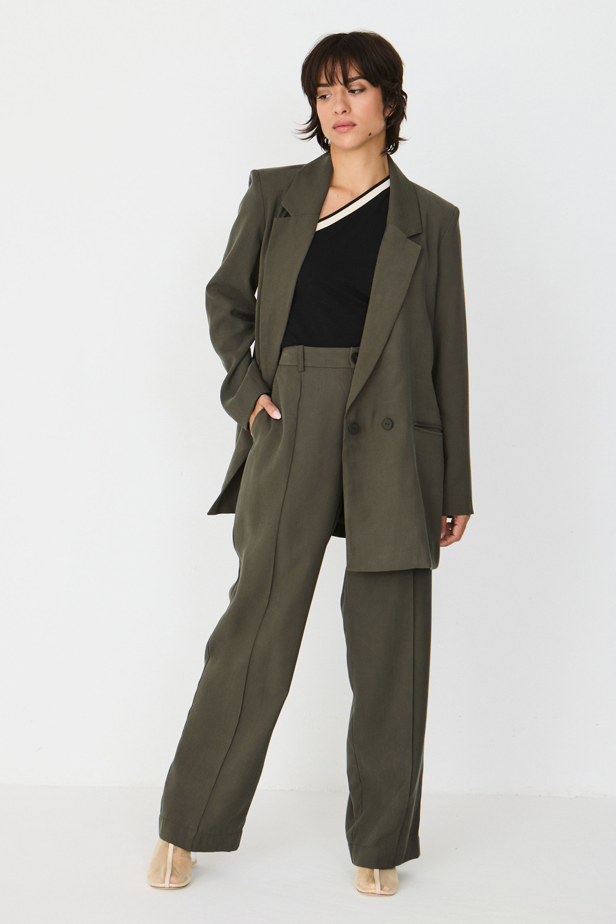 Tienda especializada en las mejores marcas de Ropa Ética, Sostenible y de algodón orgánico en Granada y Jaén. SKFK, Skunkfunk, PAN Producto Básico PANTALÓN AFRIKA