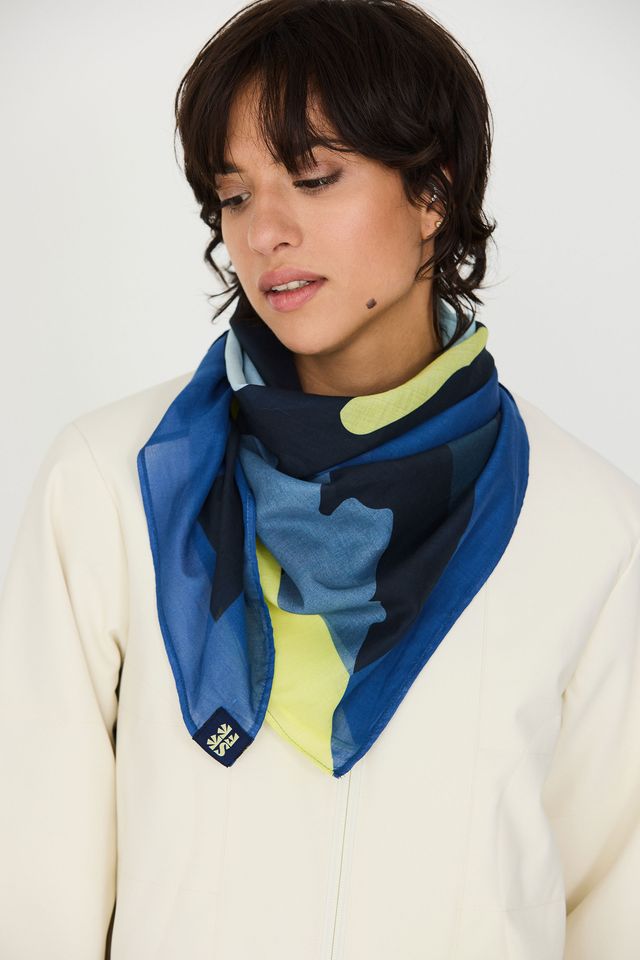 Tienda especializada en las mejores marcas de Ropa Ética, Sostenible y de algodón orgánico en Granada y Jaén. SKFK, Skunkfunk, PAN Producto Básico PAÑUELO IRURA
