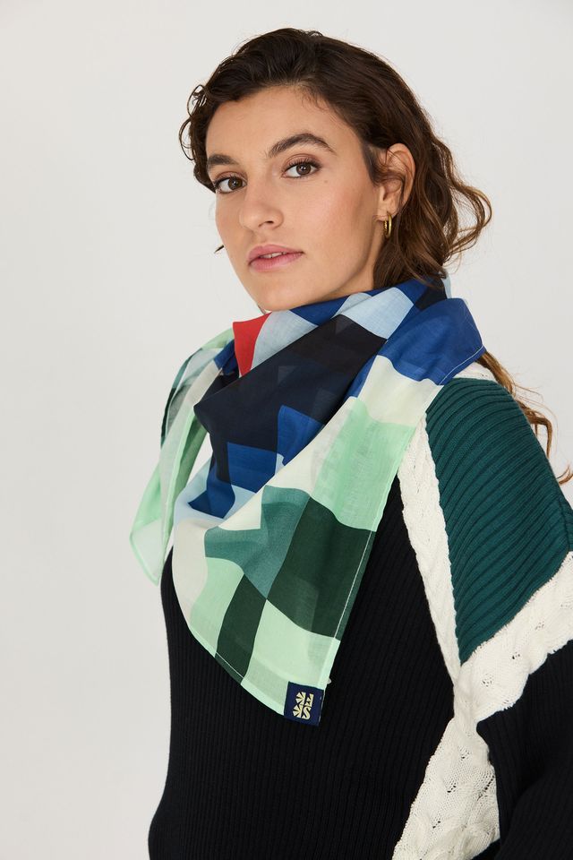 Tienda especializada en las mejores marcas de Ropa Ética, Sostenible y de algodón orgánico en Granada y Jaén. SKFK, Skunkfunk, PAN Producto Básico PAÑUELO AYENA