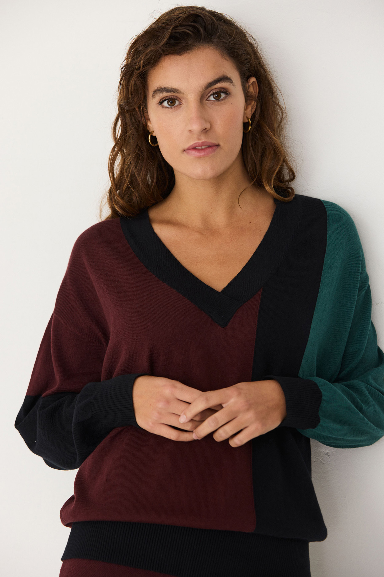 Tienda especializada en las mejores marcas de Ropa Ética, Sostenible y de algodón orgánico en Granada y Jaén. SKFK, Skunkfunk, PAN Producto Básico JERSEY ADRIANA