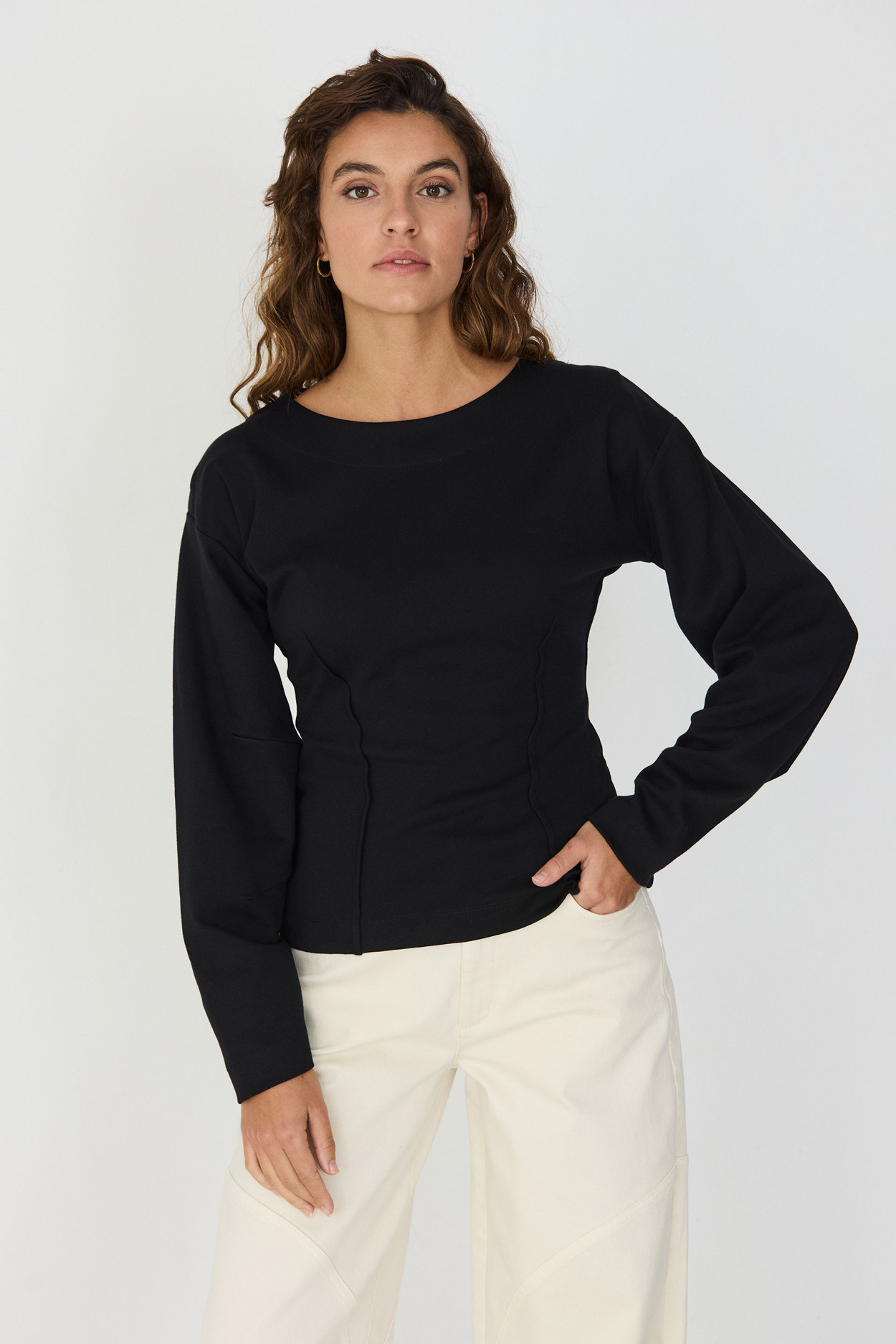 Tienda especializada en las mejores marcas de Ropa Ética, Sostenible y de algodón orgánico en Granada y Jaén. SKFK, Skunkfunk, PAN Producto Básico CAMISETA ITURA